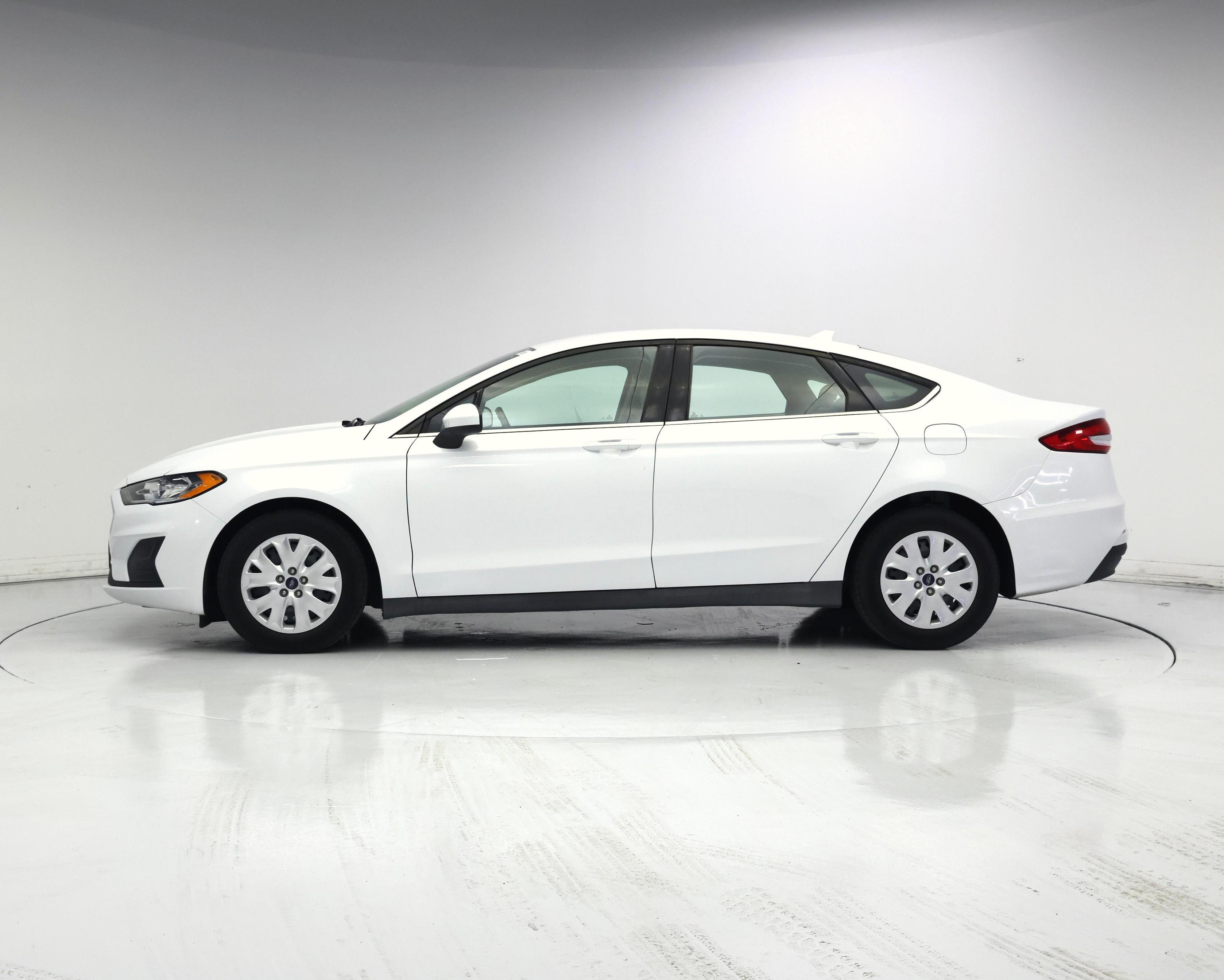 Thumbnail: 2020 Ford Fusion - 3