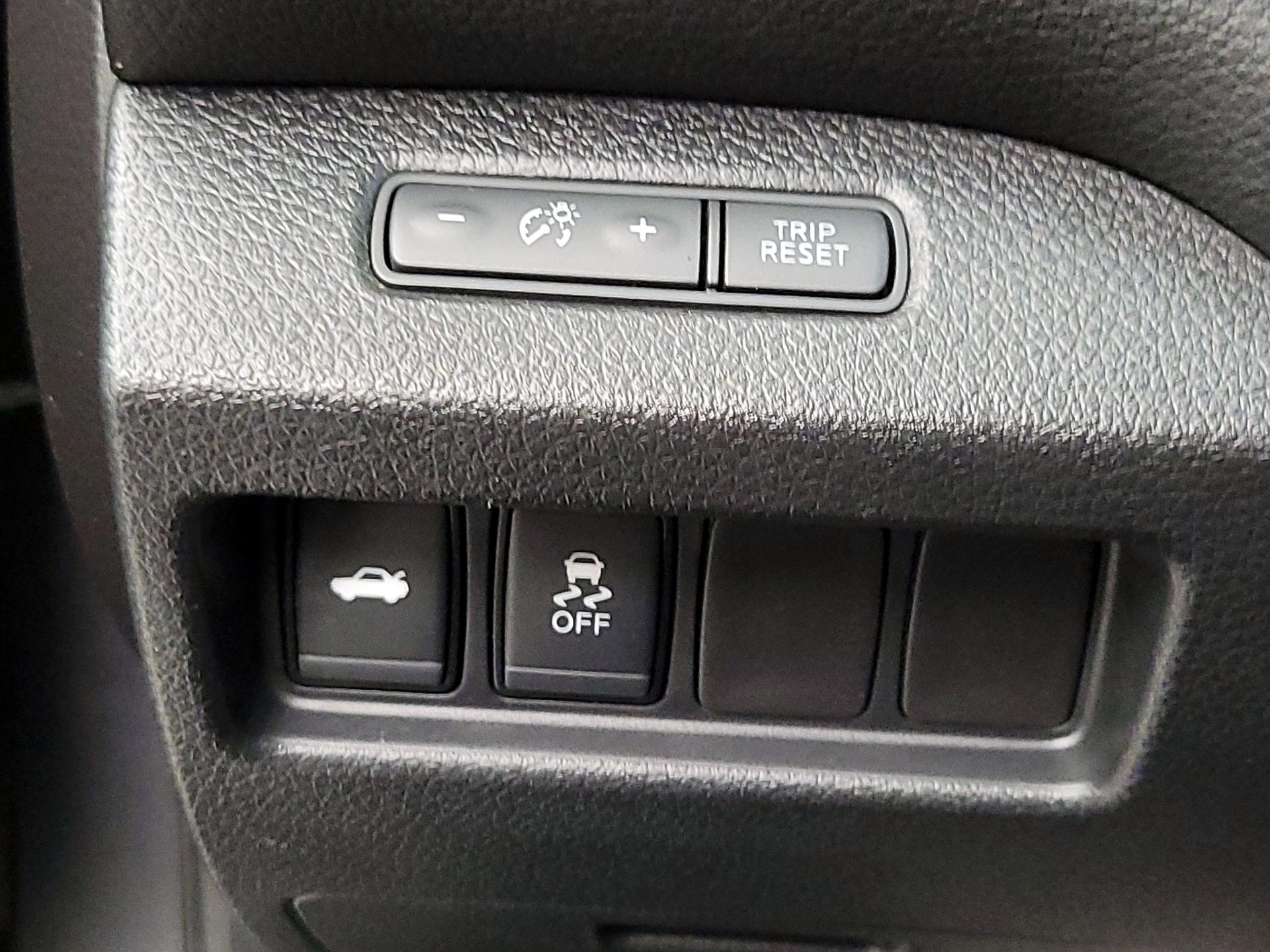 Thumbnail: 2016 Nissan Altima - 13