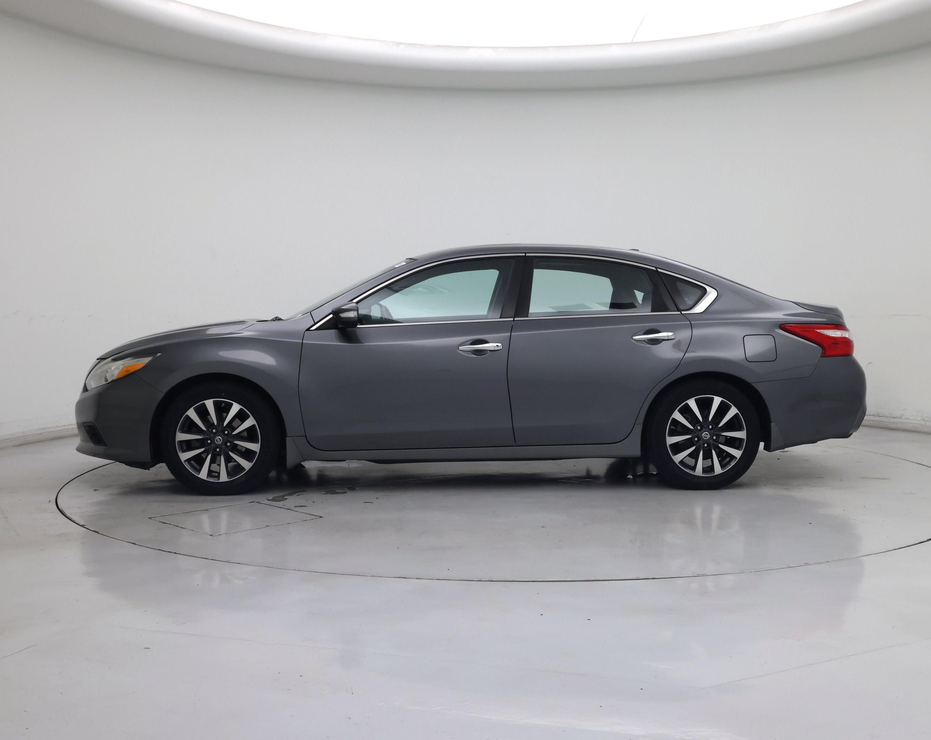 Thumbnail: 2016 Nissan Altima - 3