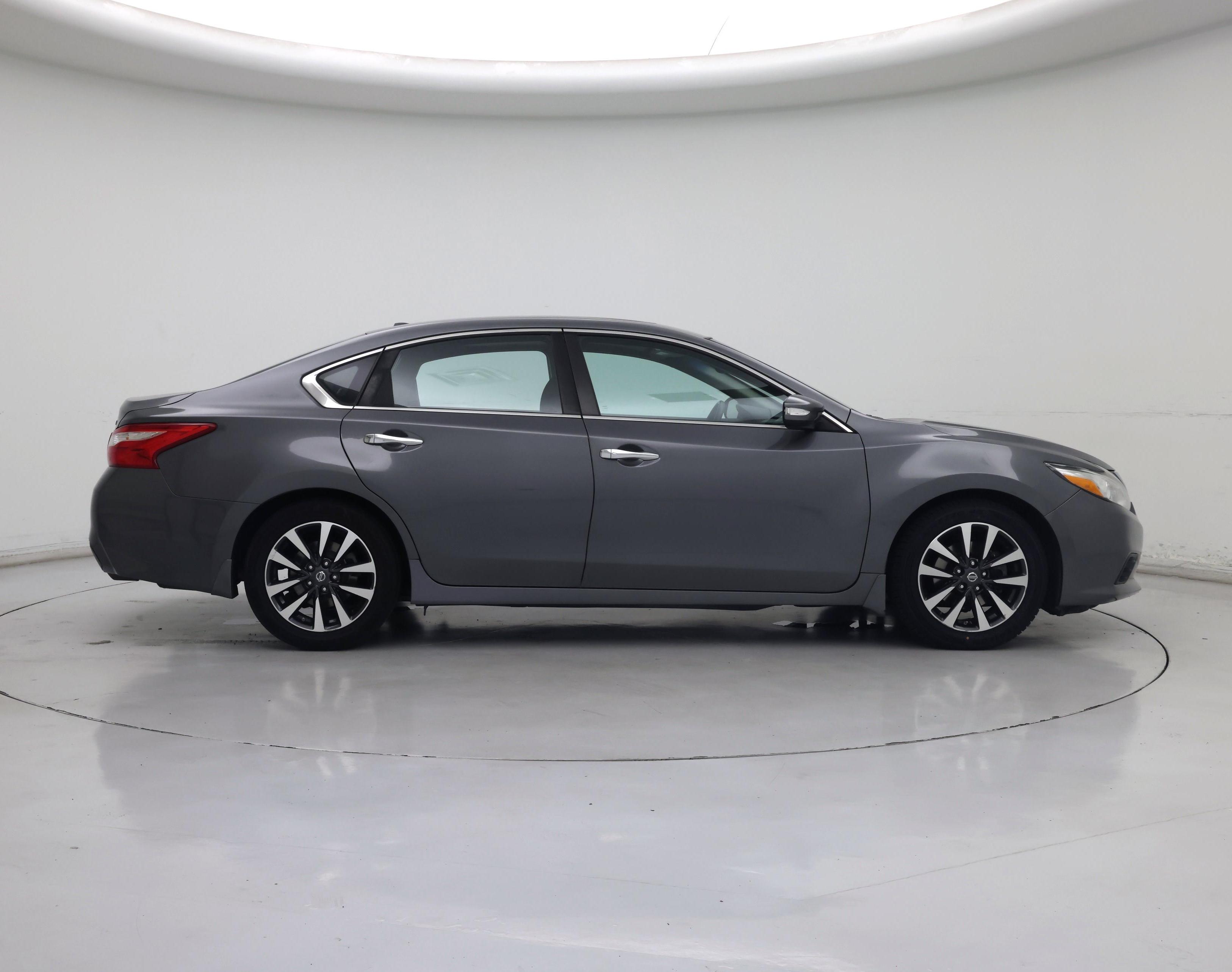 Thumbnail: 2016 Nissan Altima - 7
