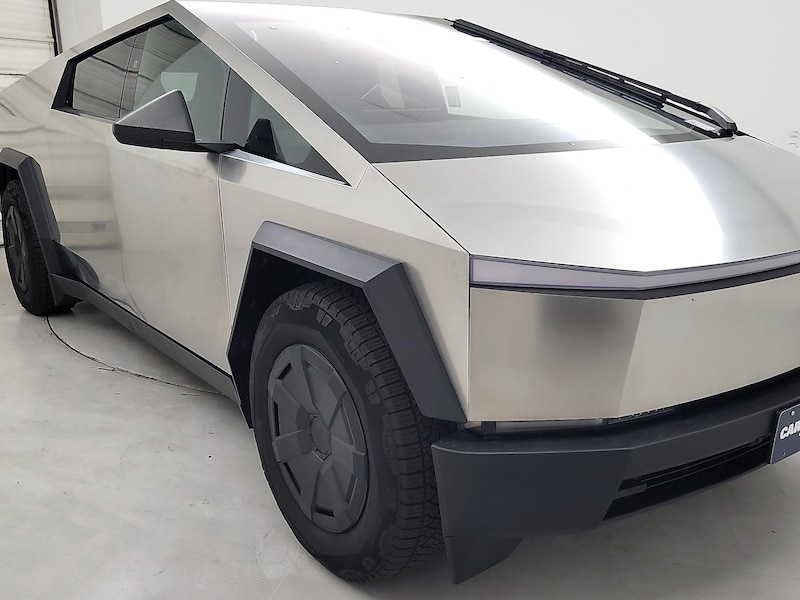 2025 Tesla Cybertruck
