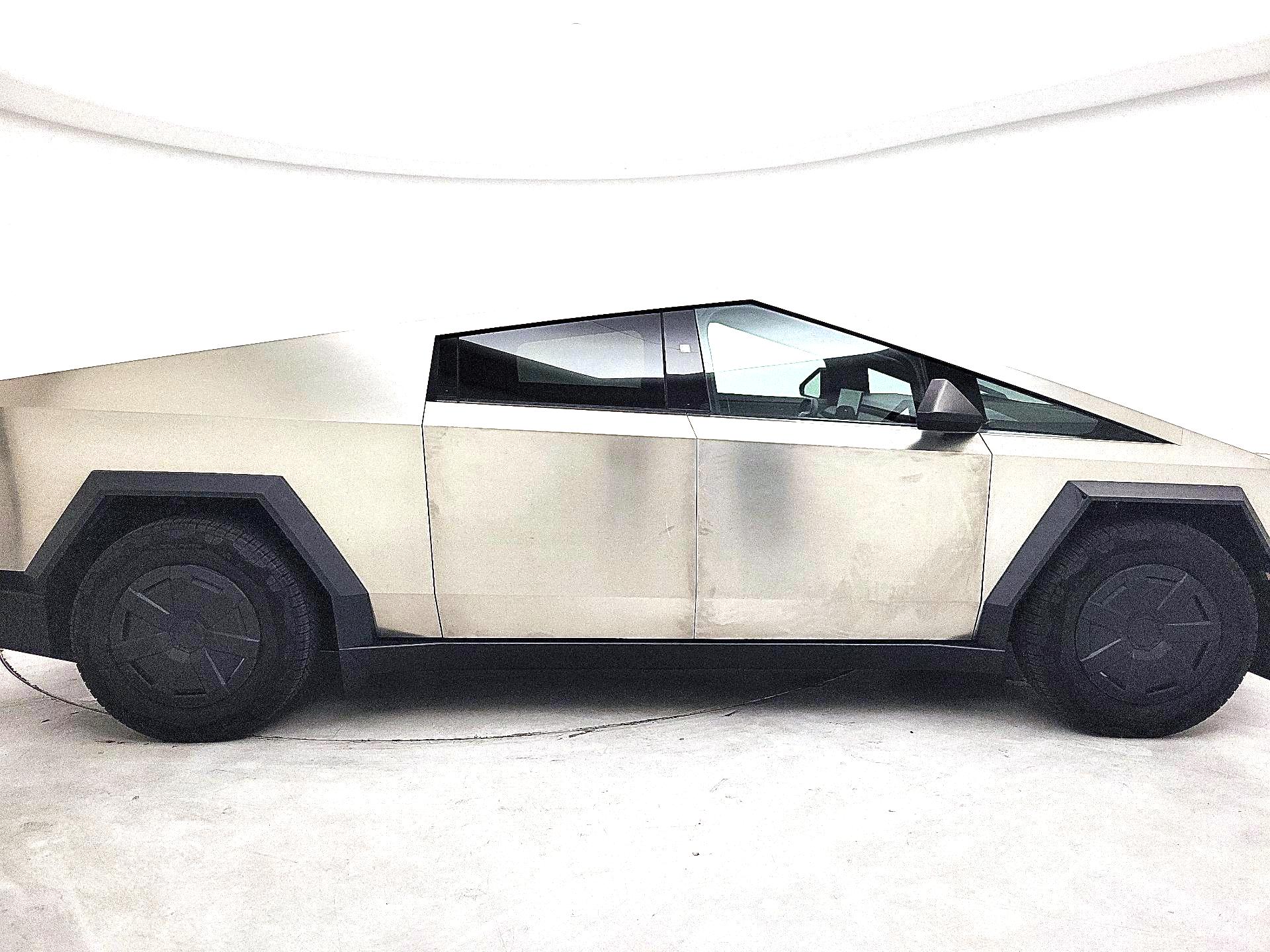 Thumbnail: 2025 Tesla Cybertruck - 4