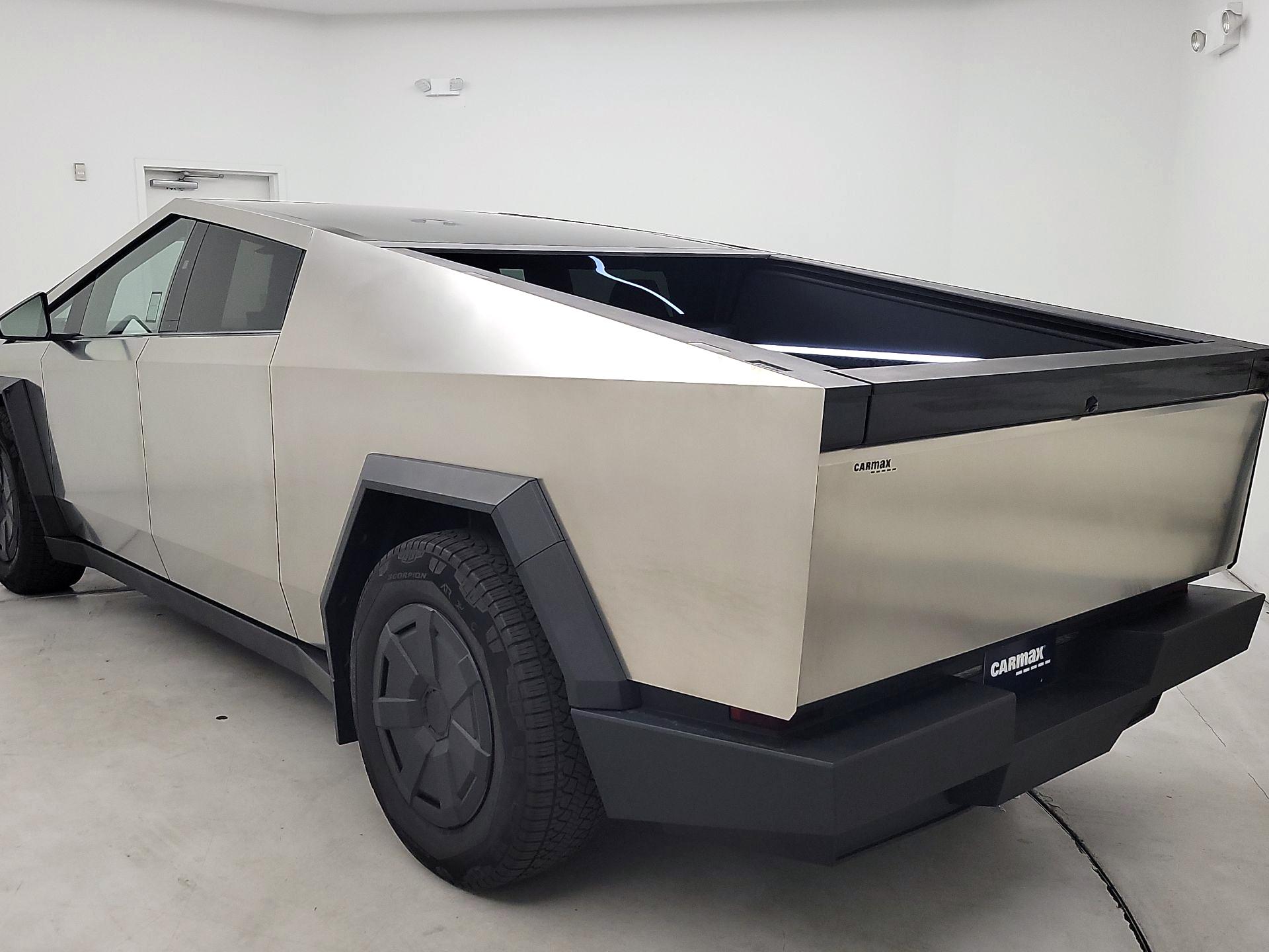 Thumbnail: 2025 Tesla Cybertruck - 7