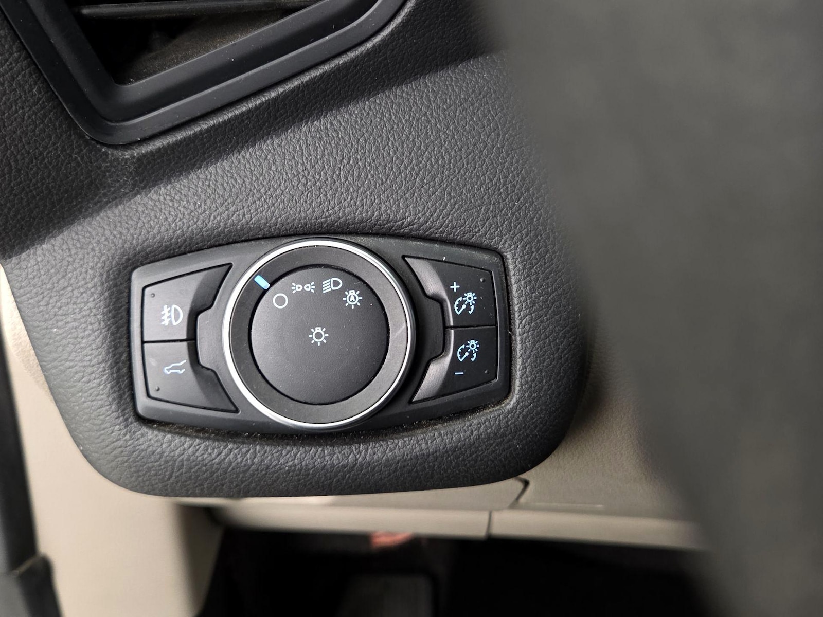 2019 Ford Escape SE - Photo 14