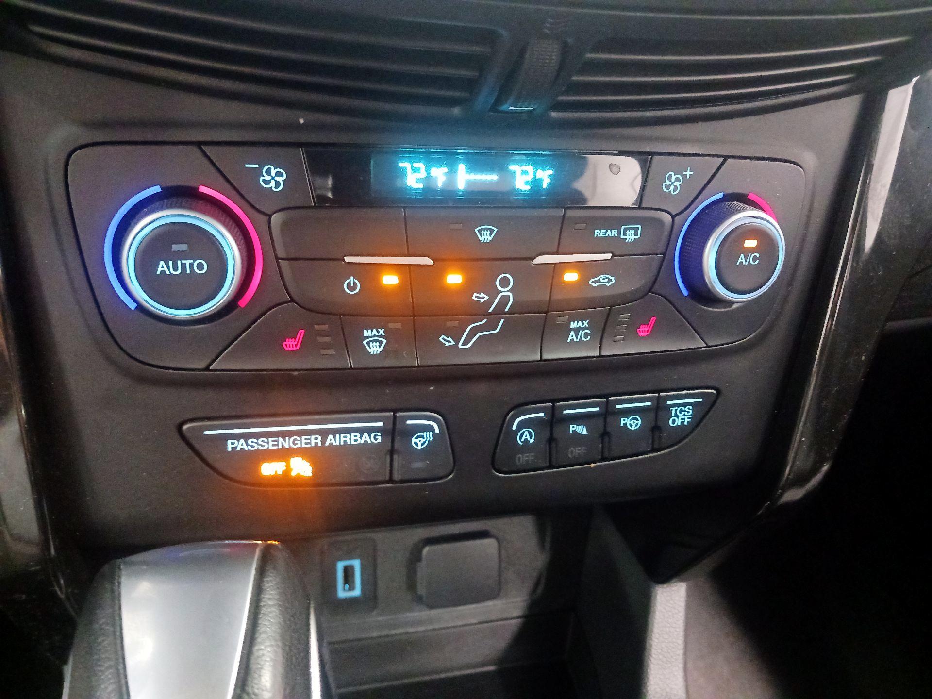 Thumbnail: 2018 Ford Escape - 17