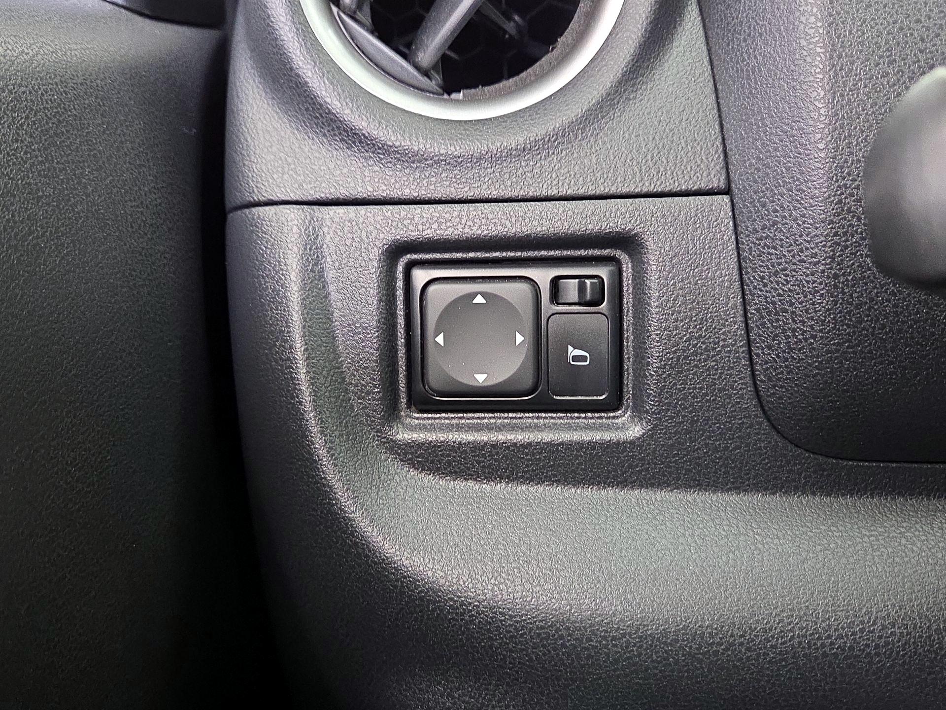 Thumbnail: 2019 Nissan Versa - 13