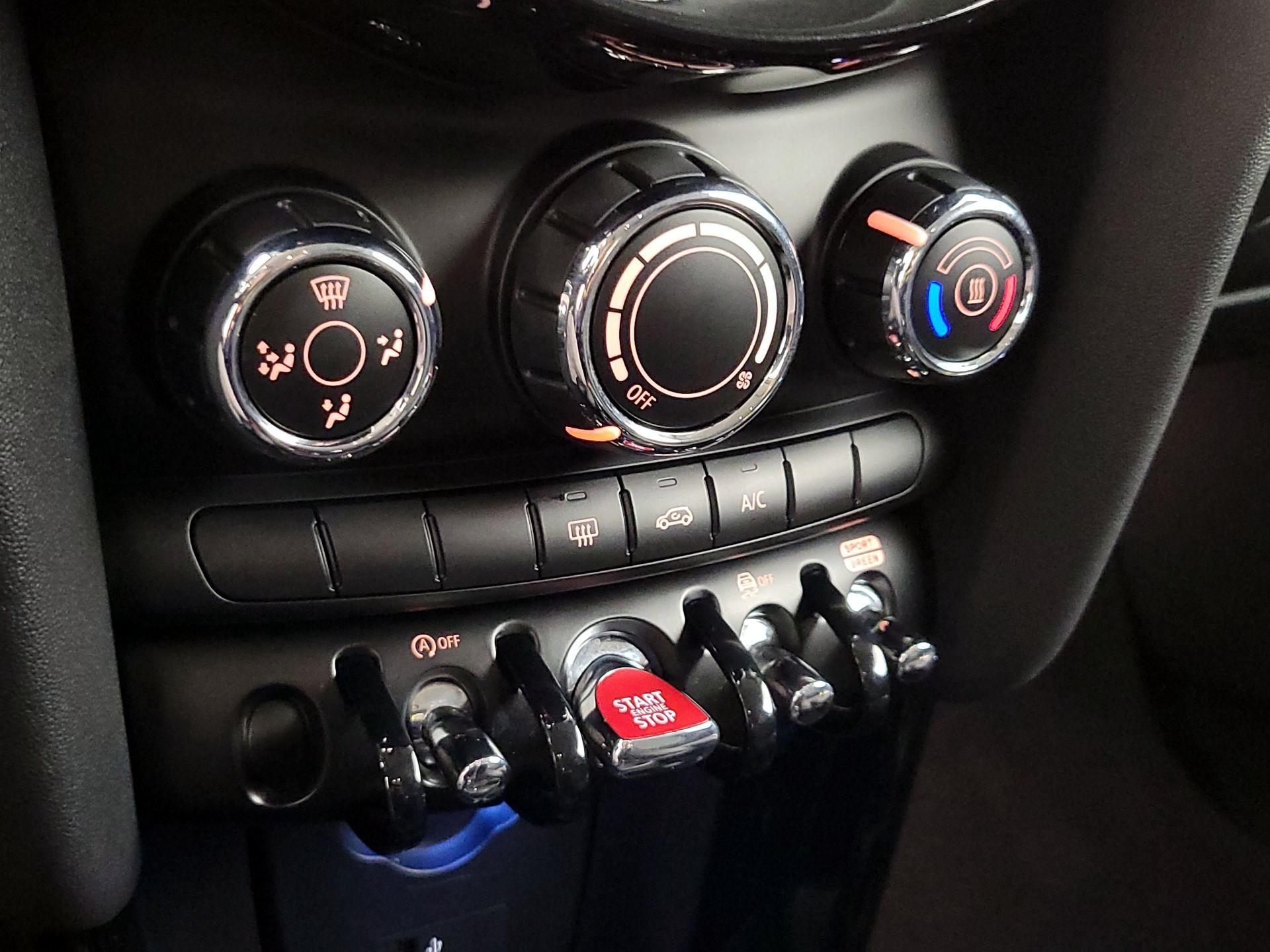 Thumbnail: 2024 MINI Cooper Hardtop - 16