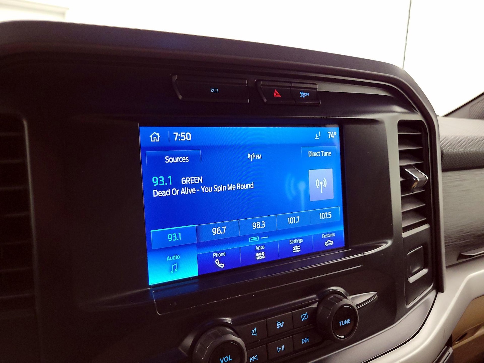 2023 Ford F-150 XLT - Photo 13