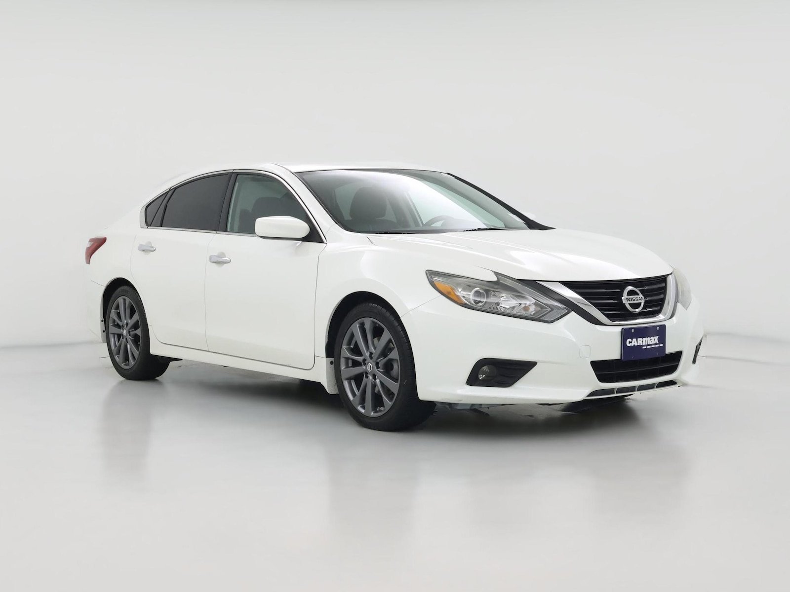 2018 Nissan Altima SR - Photo 1