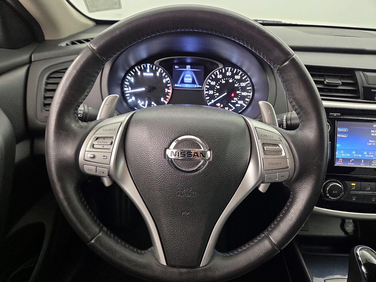 2018 Nissan Altima SR - Photo 11