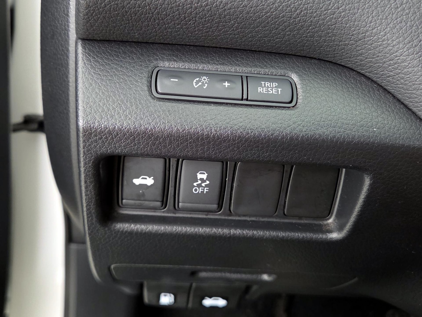 2018 Nissan Altima SR - Photo 14