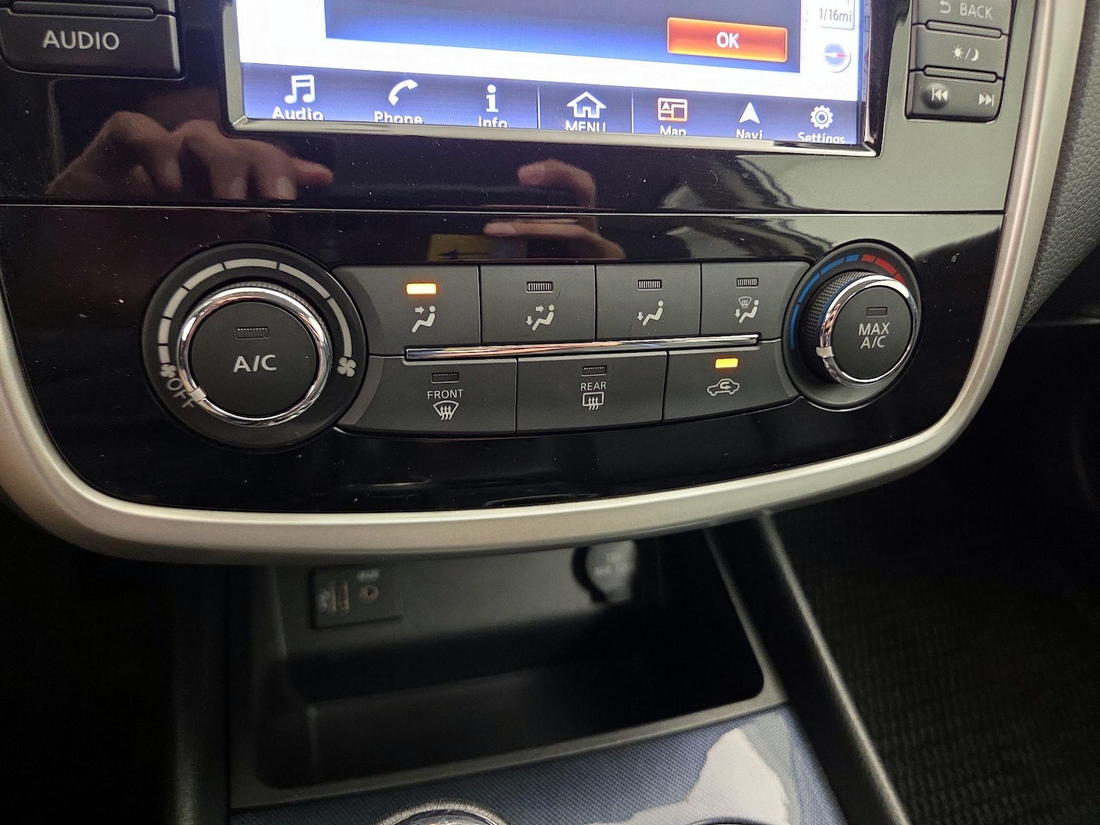 2018 Nissan Altima SR - Photo 18