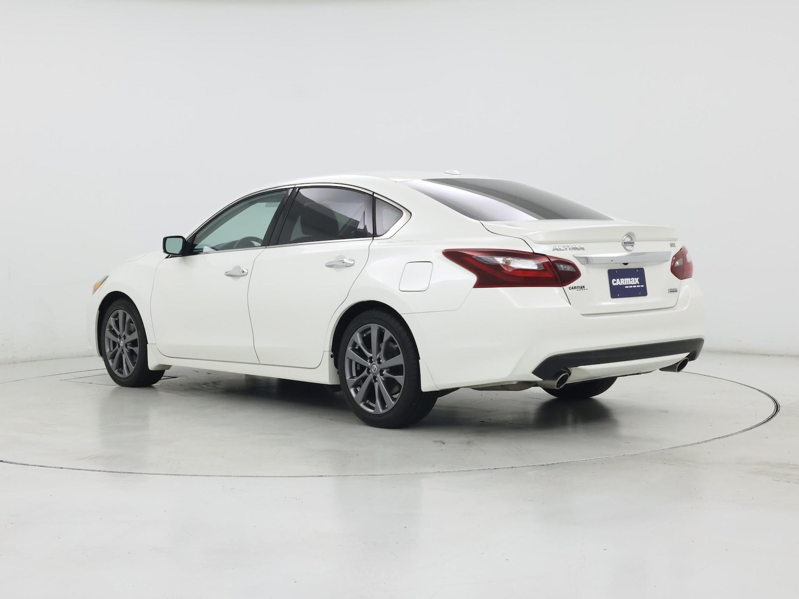 2018 Nissan Altima SR - Photo 3