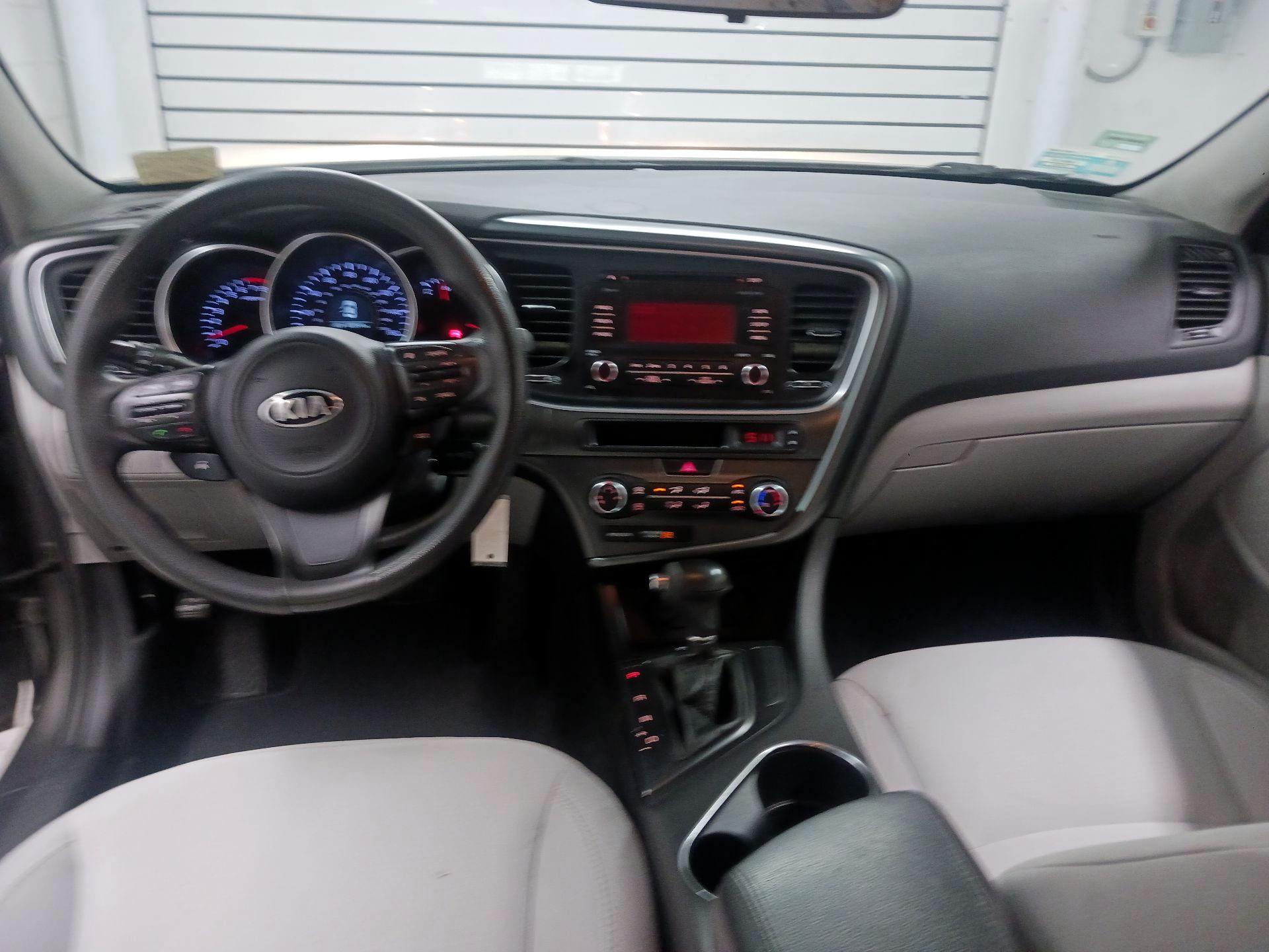 Thumbnail: 2015 Kia Optima - 9