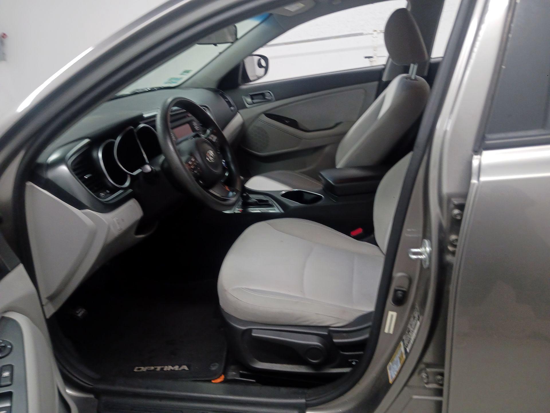 Thumbnail: 2015 Kia Optima - 11