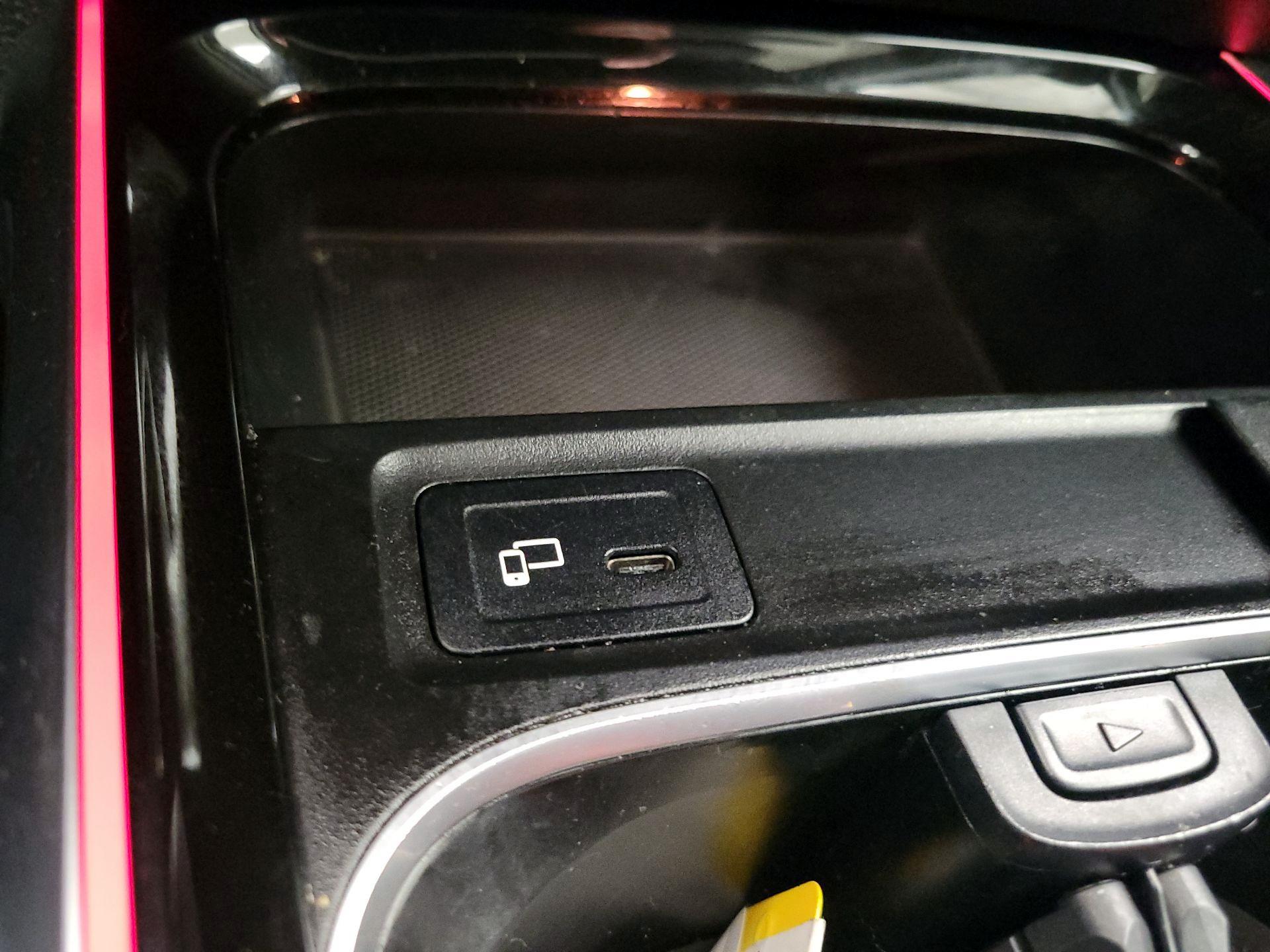 Thumbnail: 2021 Mercedes-Benz GLB - 18