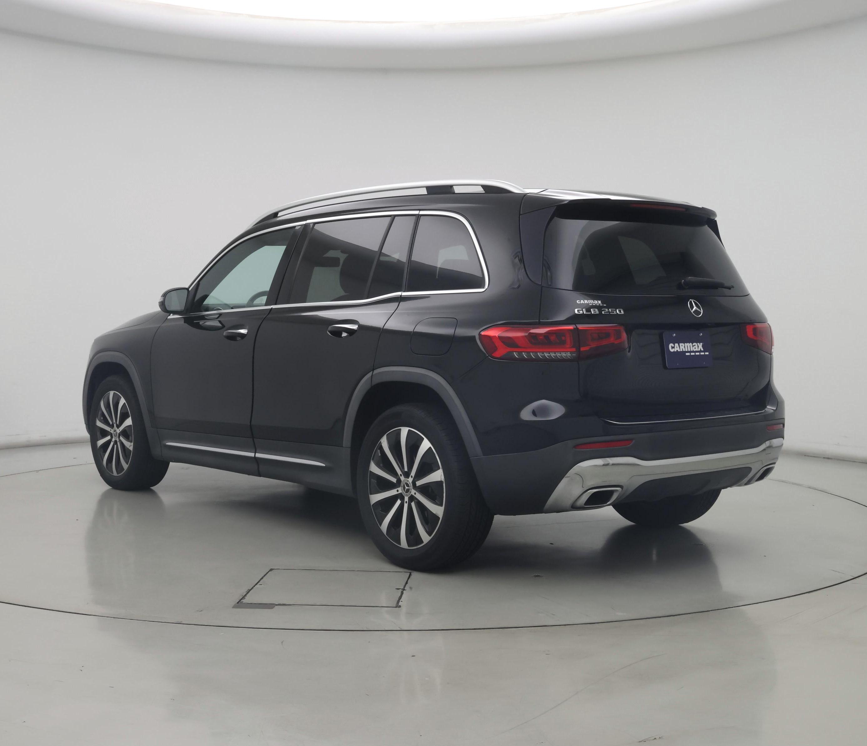 Thumbnail: 2021 Mercedes-Benz GLB - 2