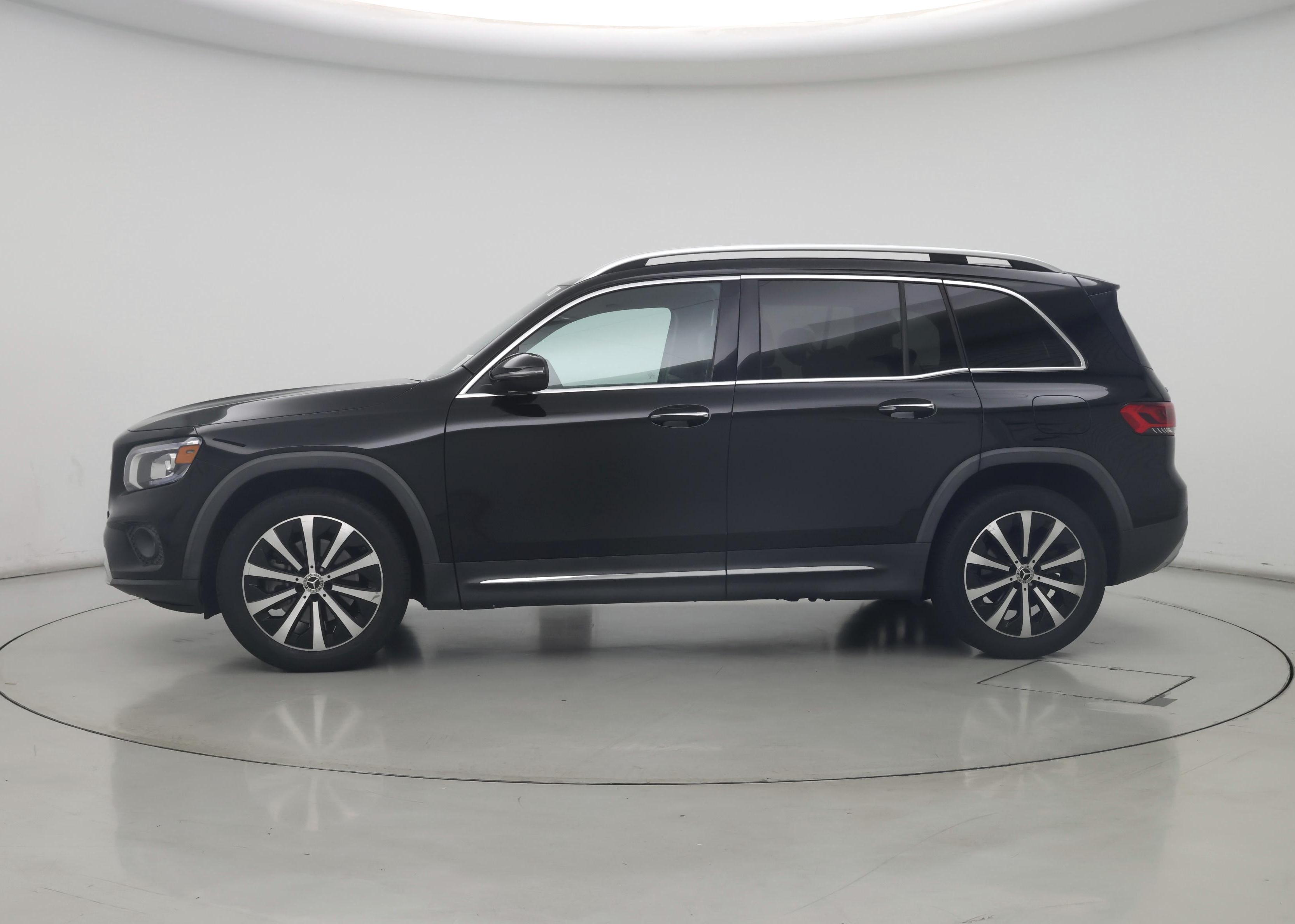 Thumbnail: 2021 Mercedes-Benz GLB - 3