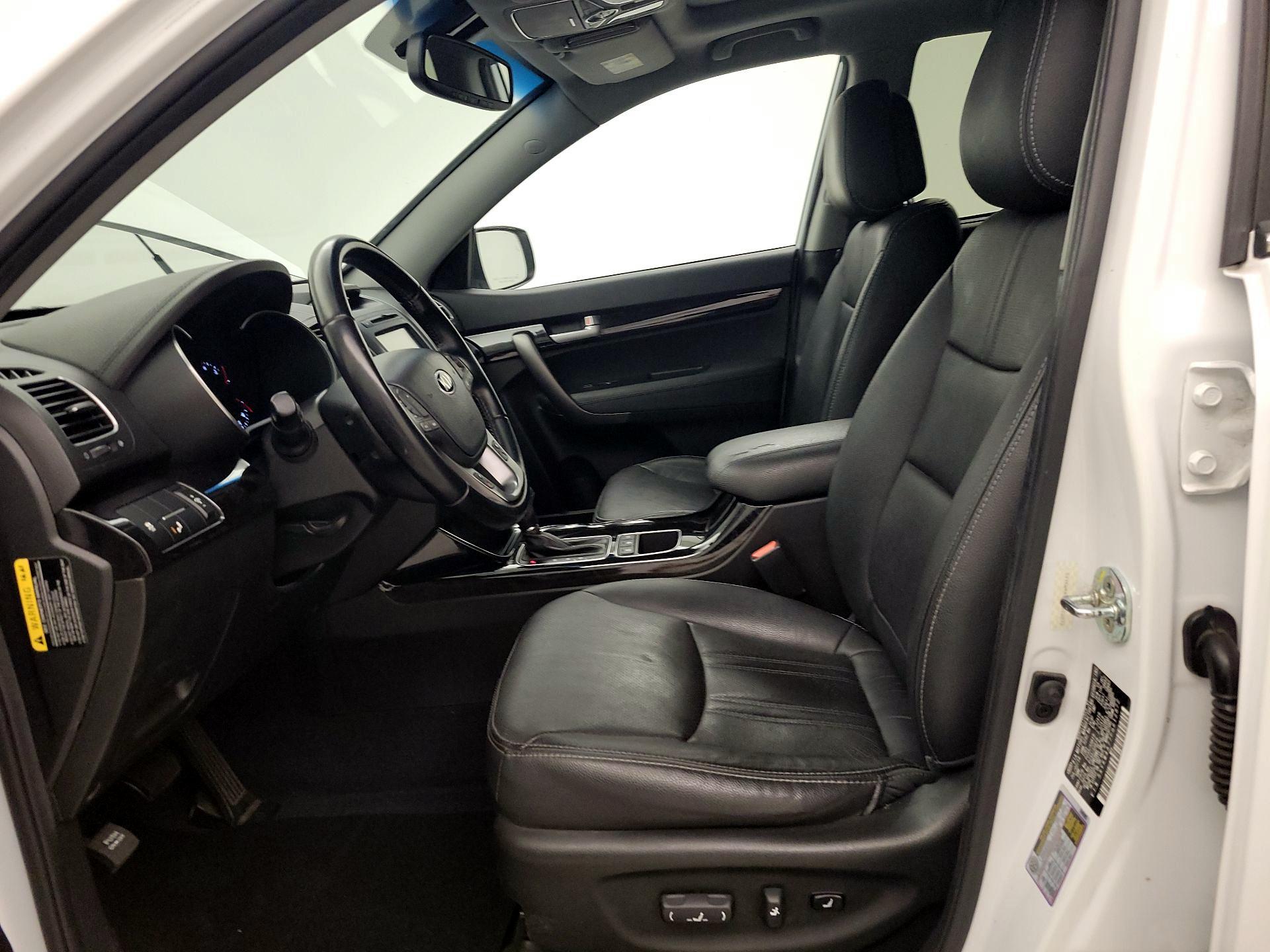Thumbnail: 2015 Kia Sorento - 11