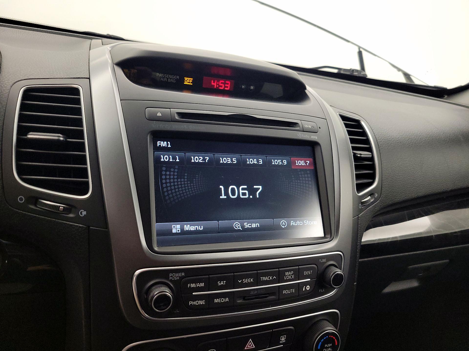 Thumbnail: 2015 Kia Sorento - 16