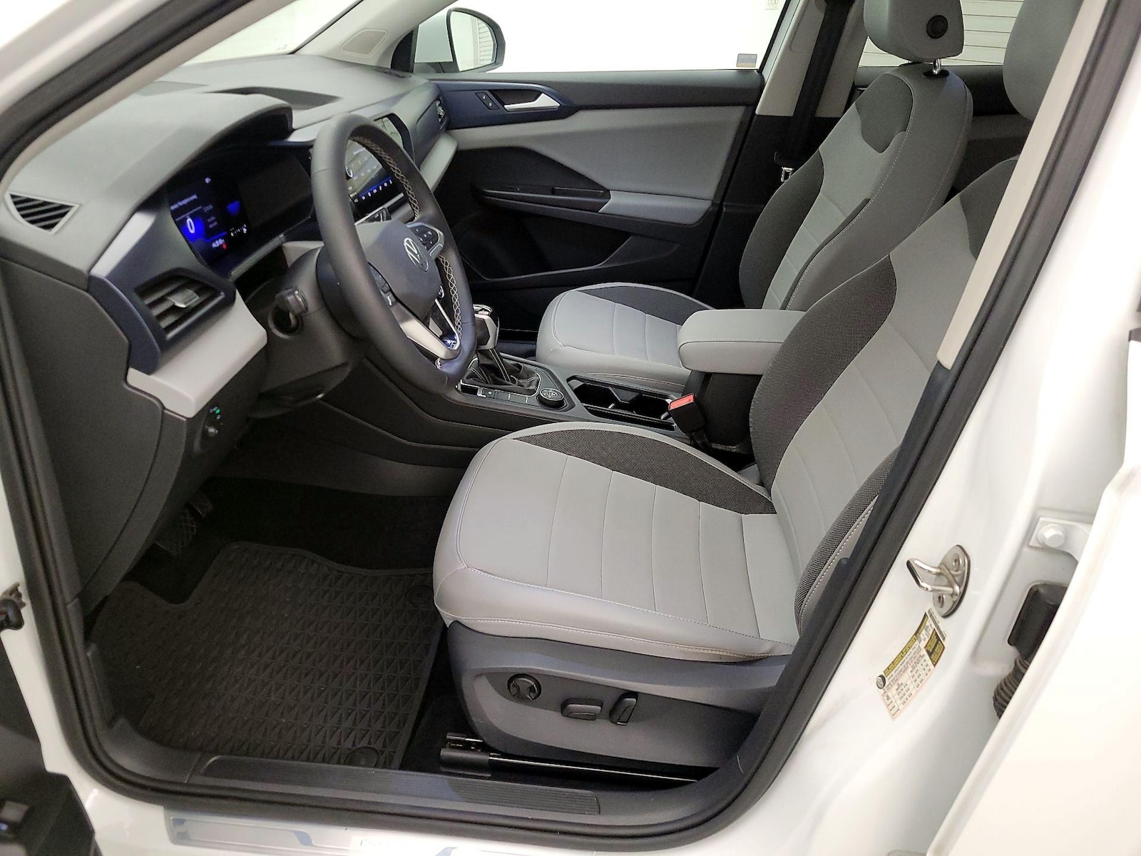 2022 Volkswagen Taos SE - Photo 12