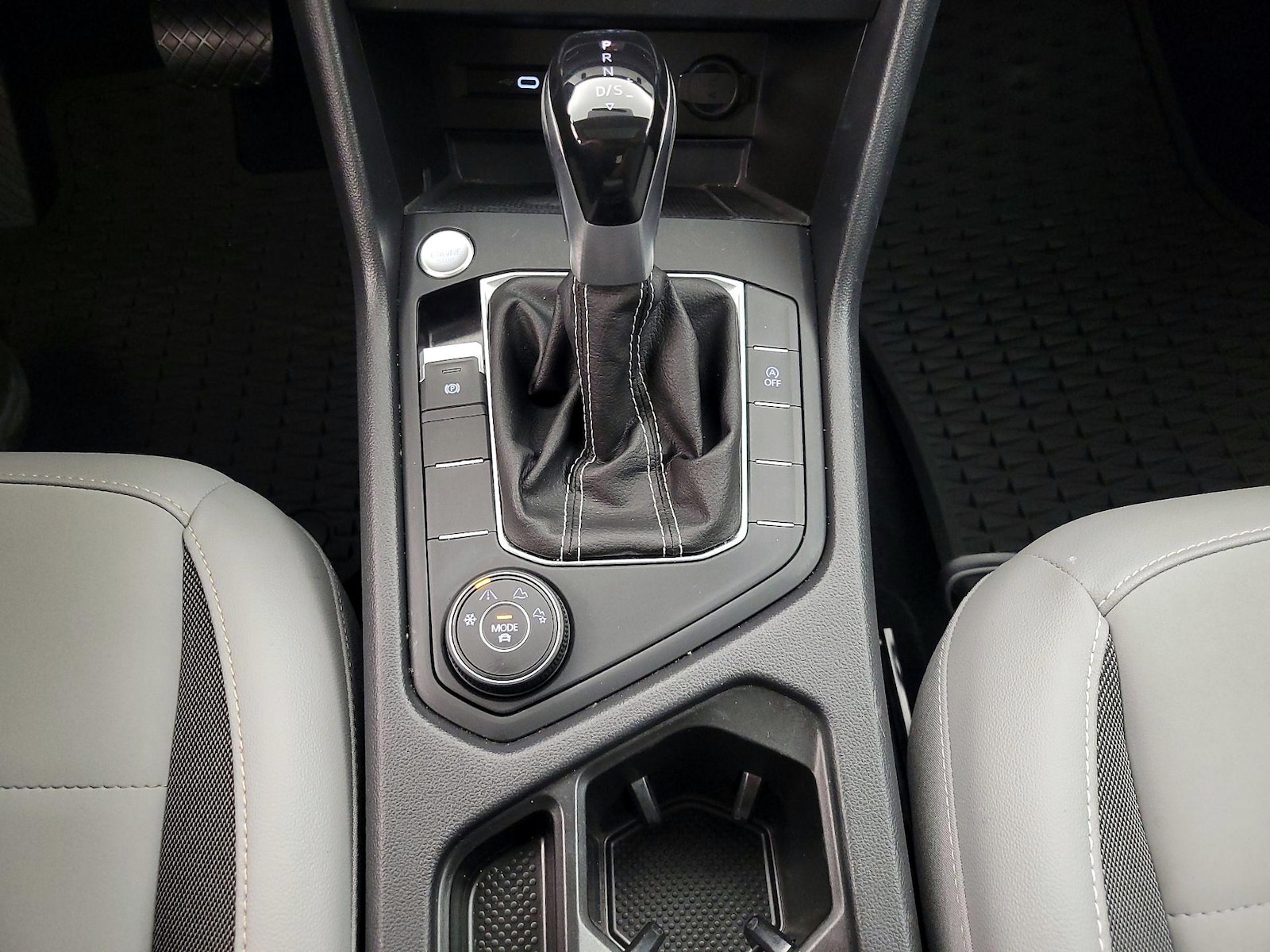 2022 Volkswagen Taos SE - Photo 18