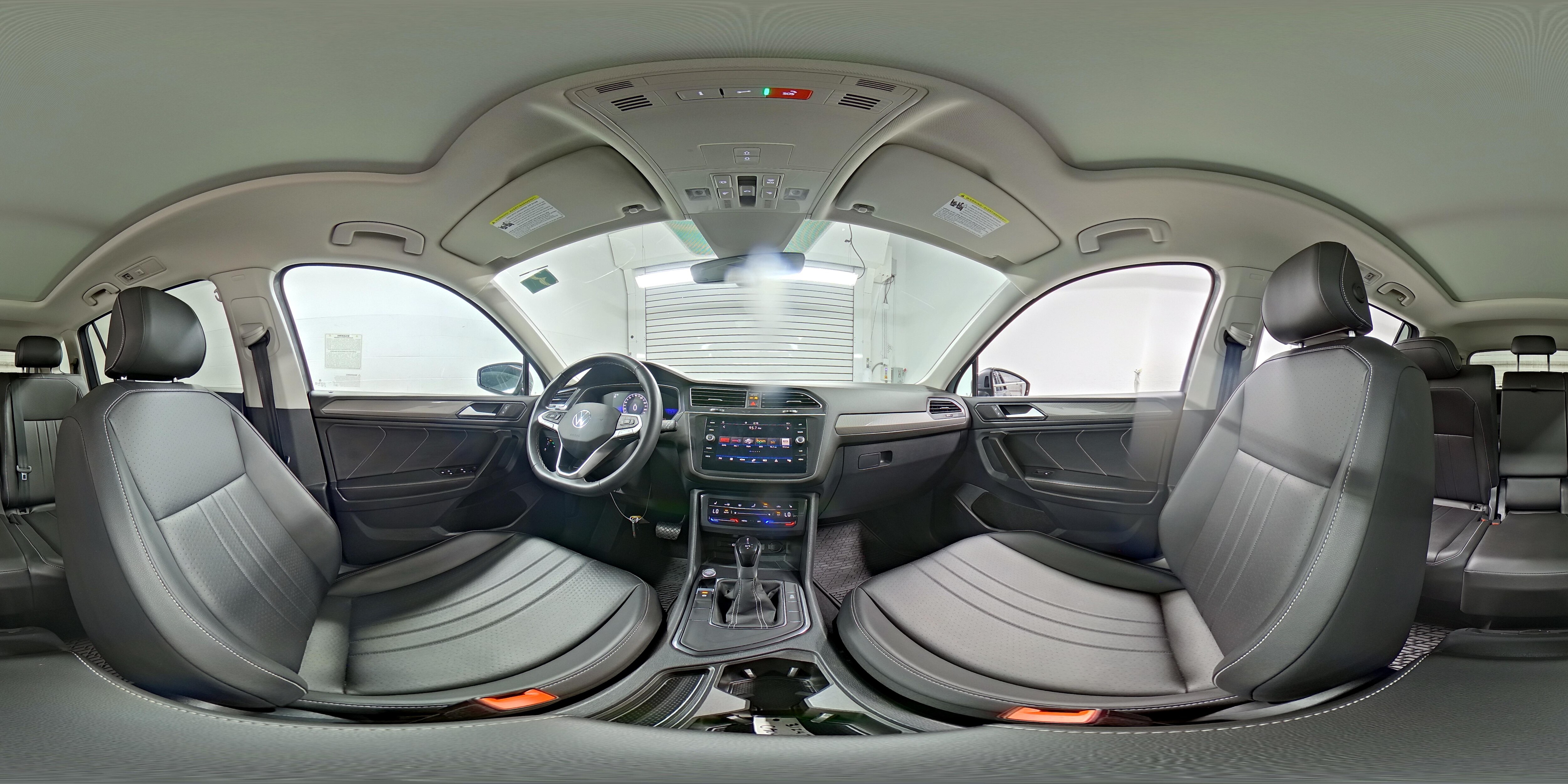 2023 Volkswagen Tiguan SE - Photo 18
