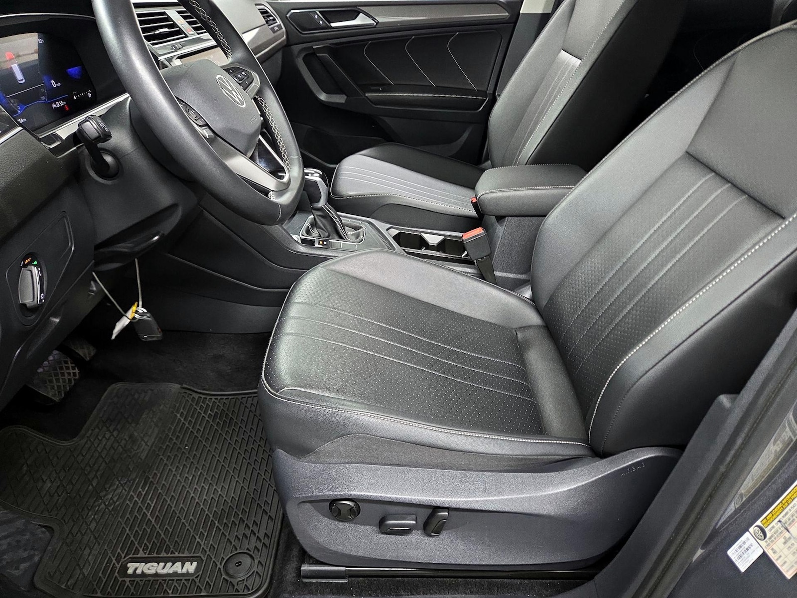 2023 Volkswagen Tiguan SE - Photo 10