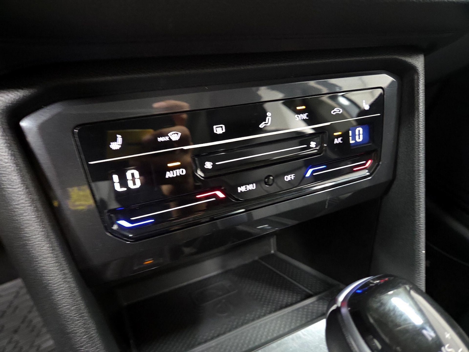 2023 Volkswagen Tiguan SE - Photo 13