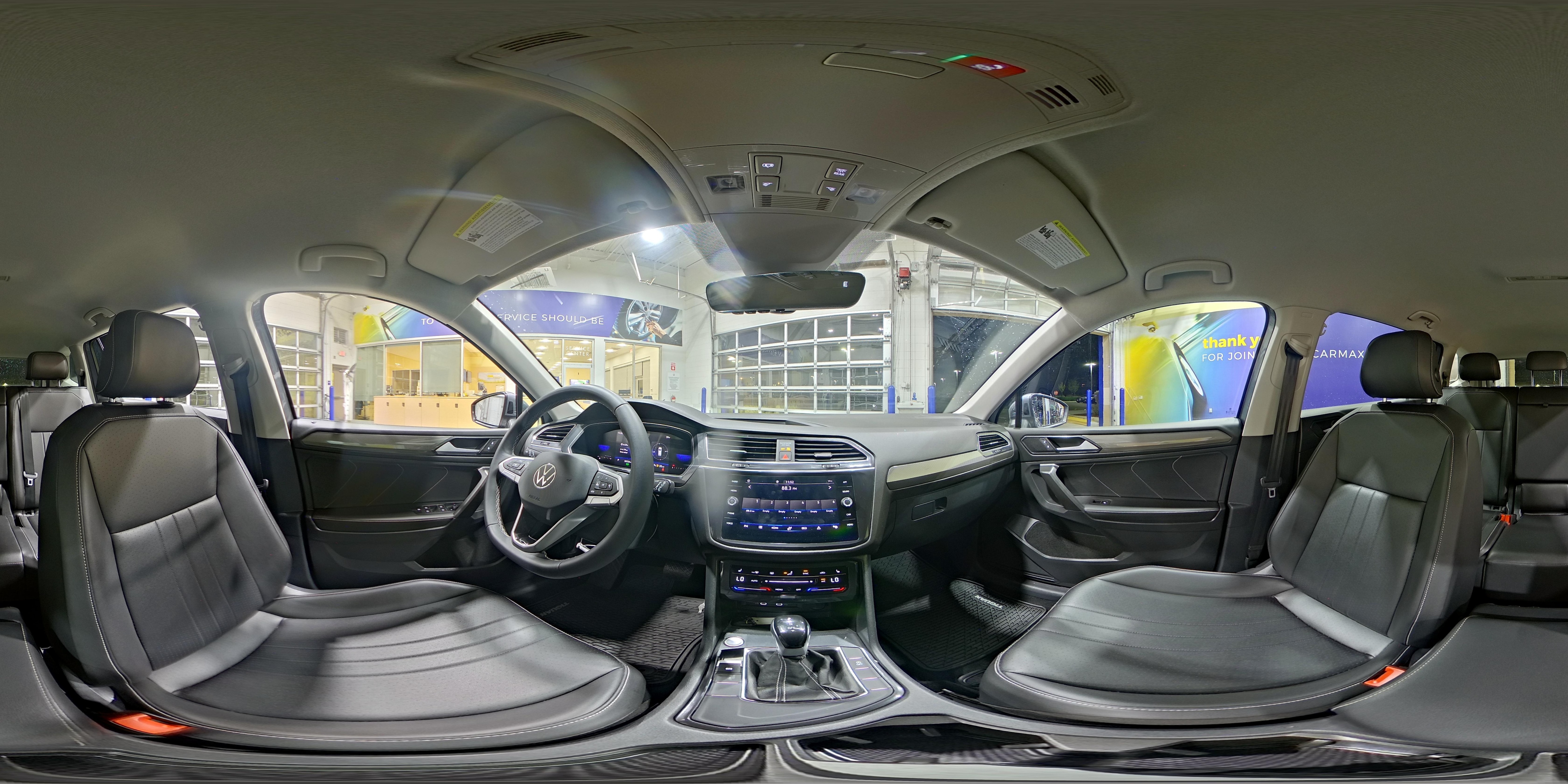 2023 Volkswagen Tiguan SE - Photo 18
