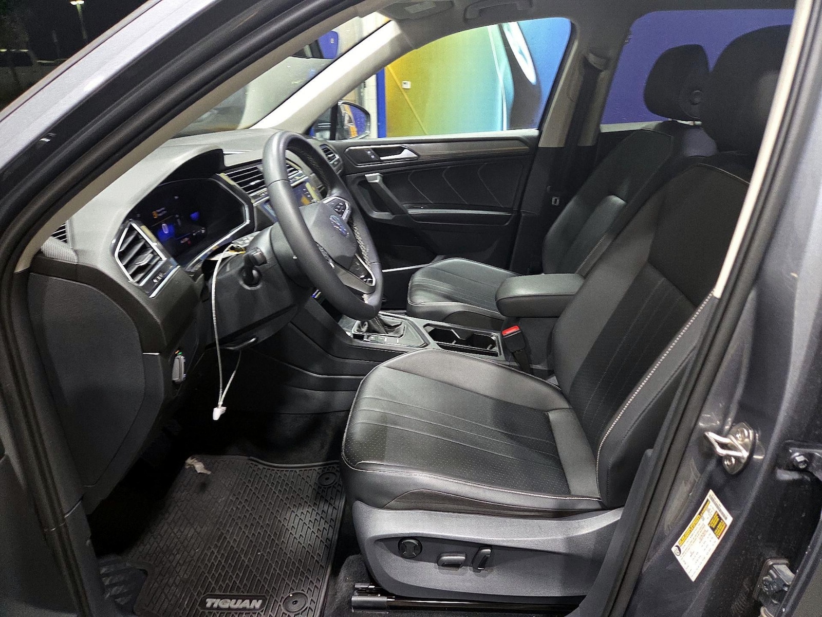 2023 Volkswagen Tiguan SE - Photo 10
