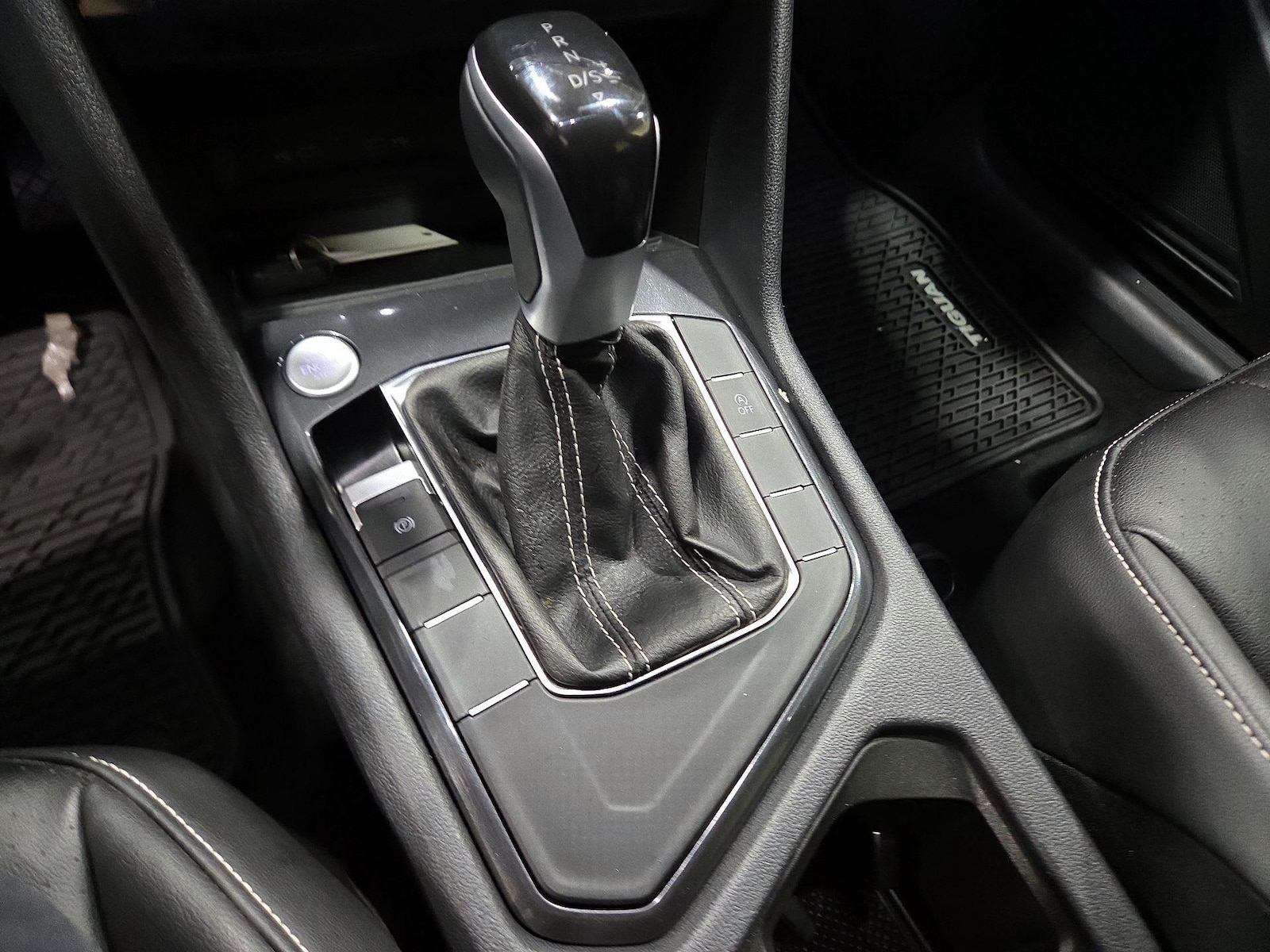 2023 Volkswagen Tiguan SE - Photo 14