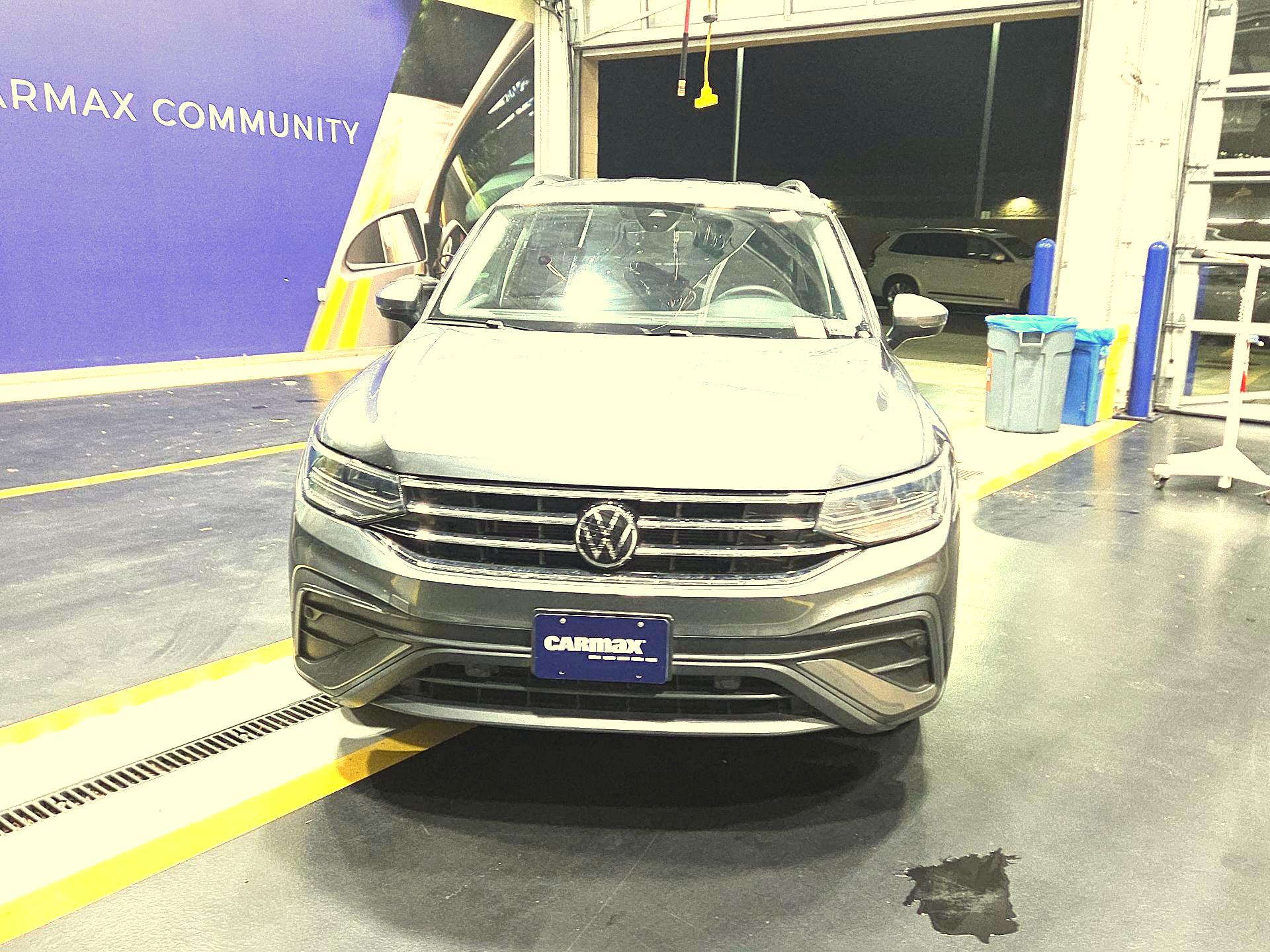 Thumbnail: 2023 Volkswagen Tiguan - 2