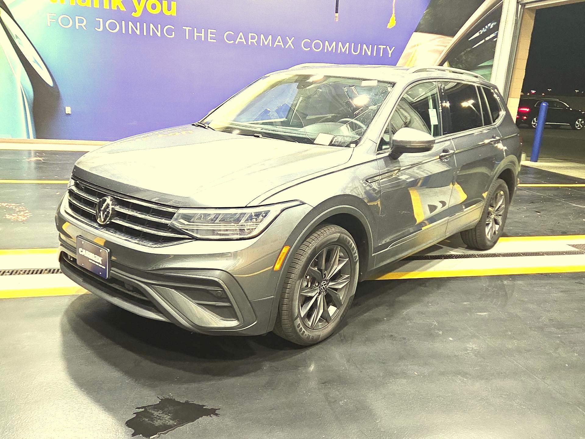 Thumbnail: 2023 Volkswagen Tiguan - 3