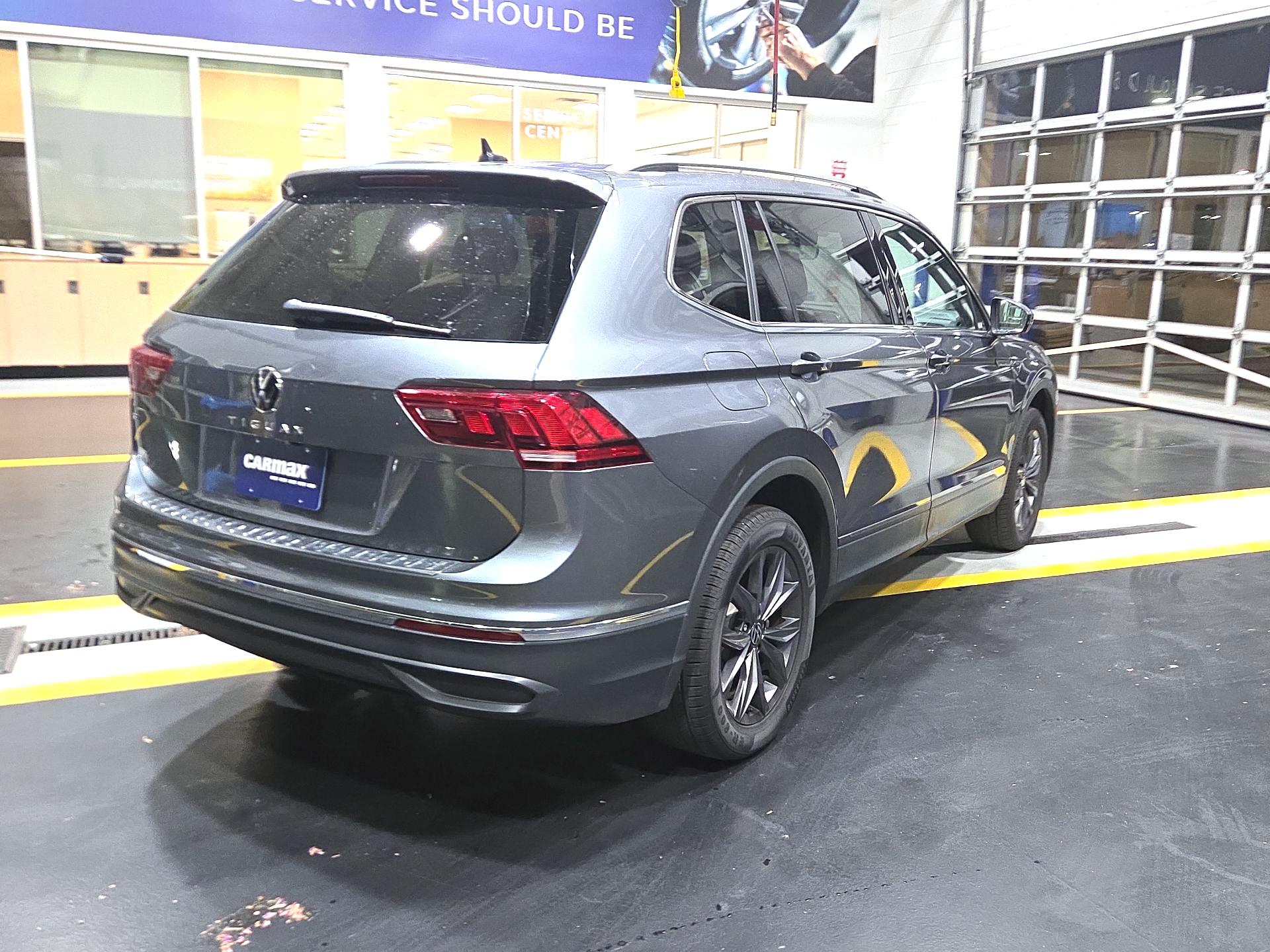 Thumbnail: 2023 Volkswagen Tiguan - 5