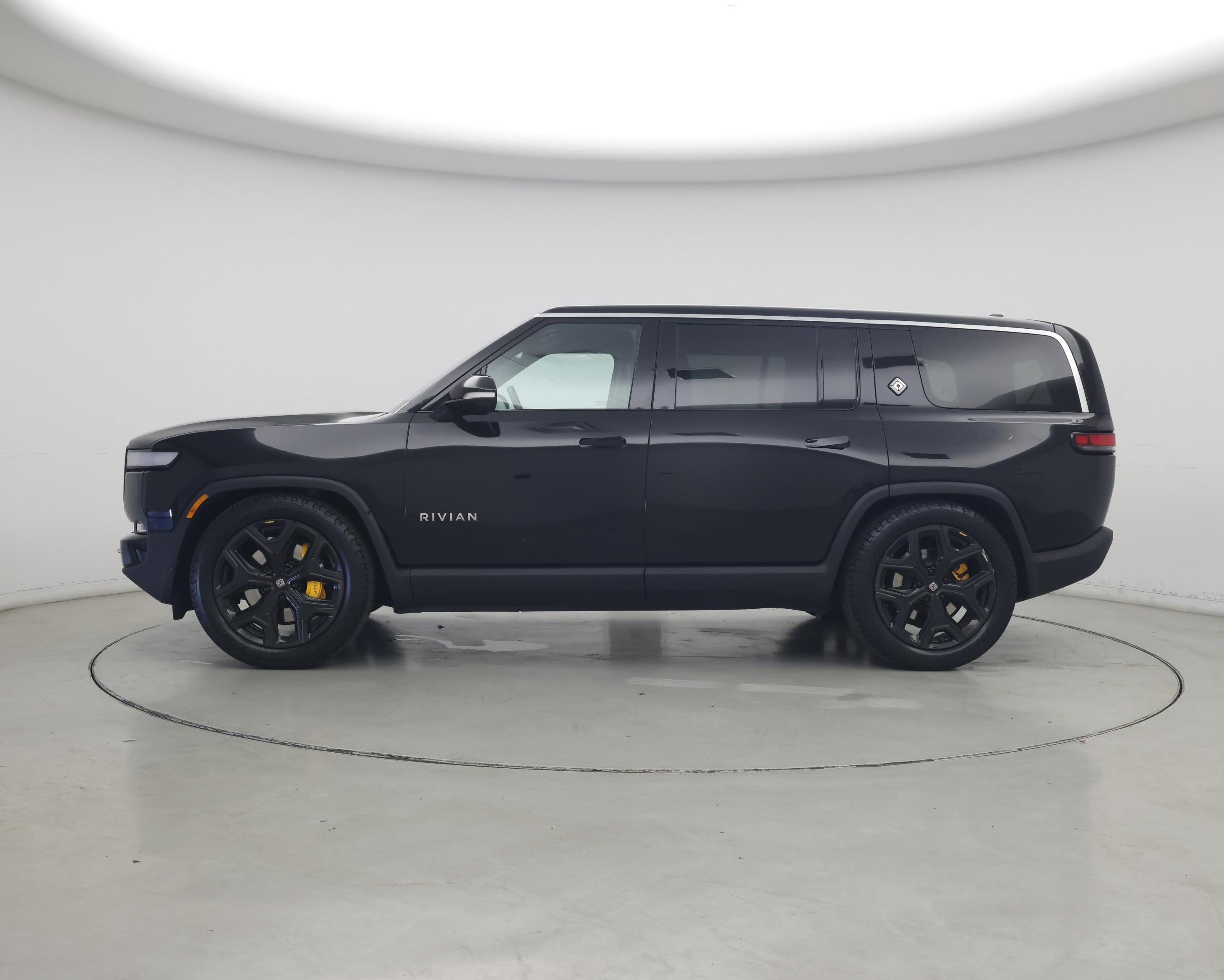 Thumbnail: 2023 Rivian R1S - 3