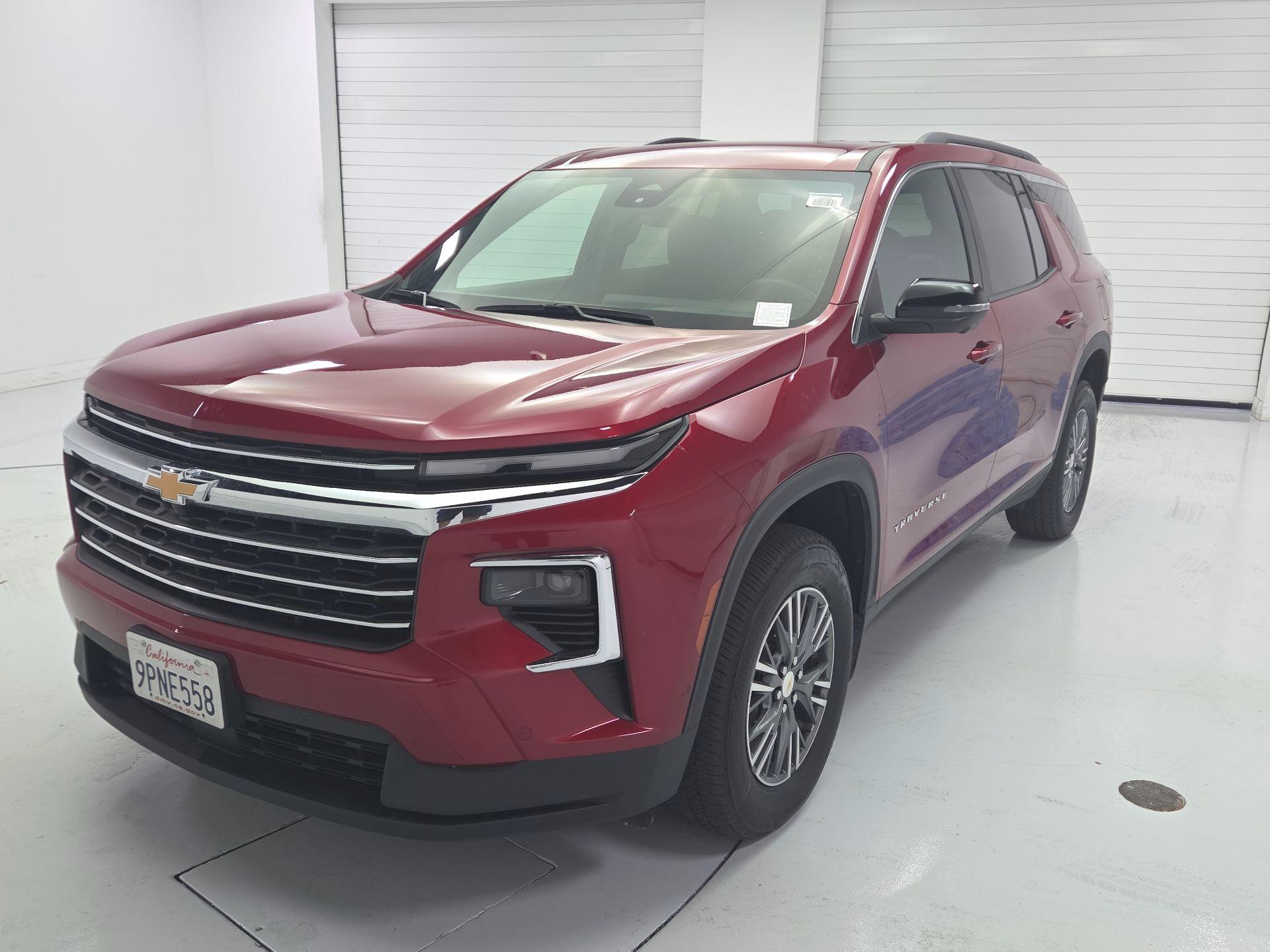 Thumbnail: 2024 Chevrolet Traverse - 3