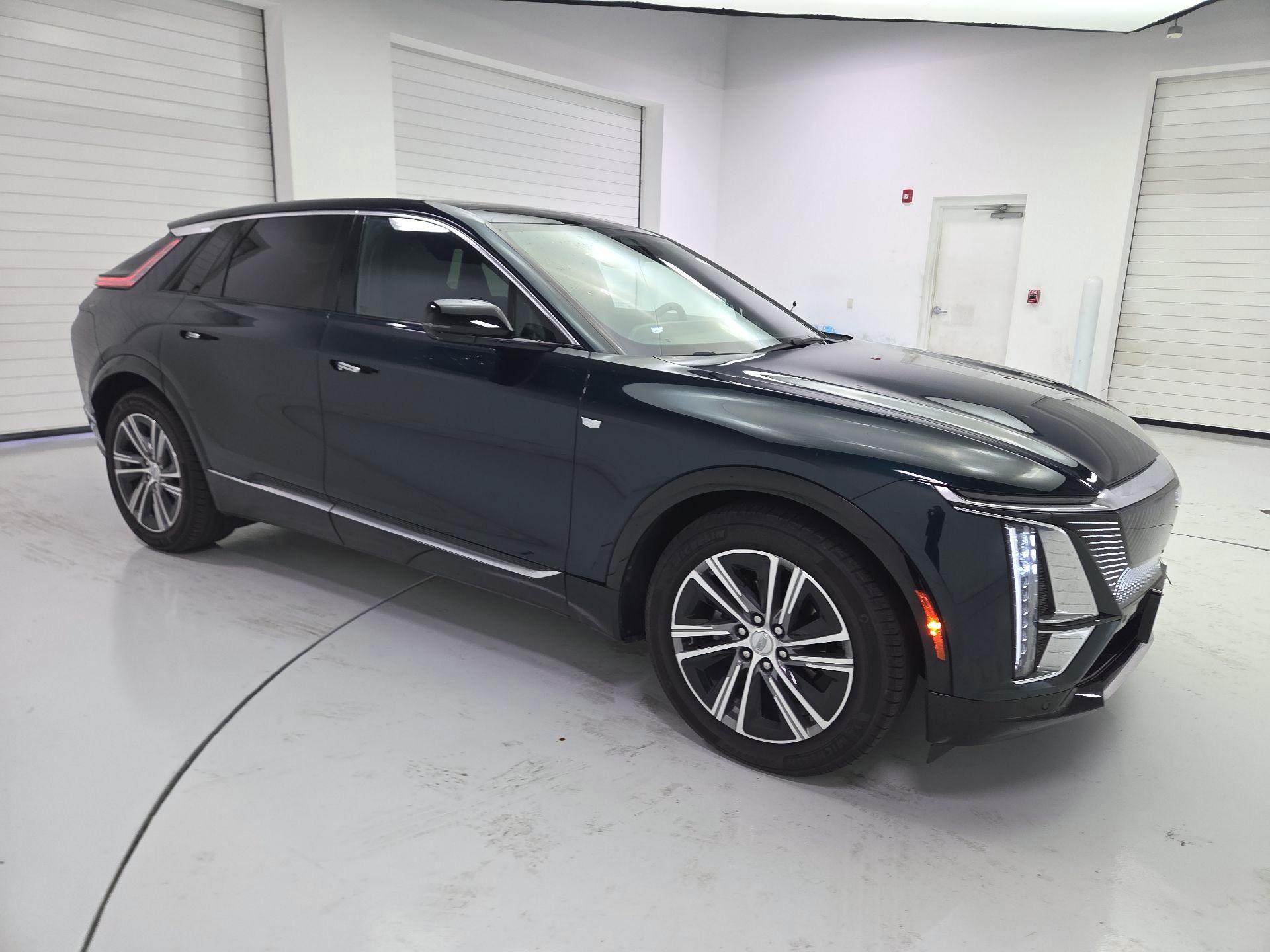 Thumbnail: 2024 Cadillac Lyriq - 4