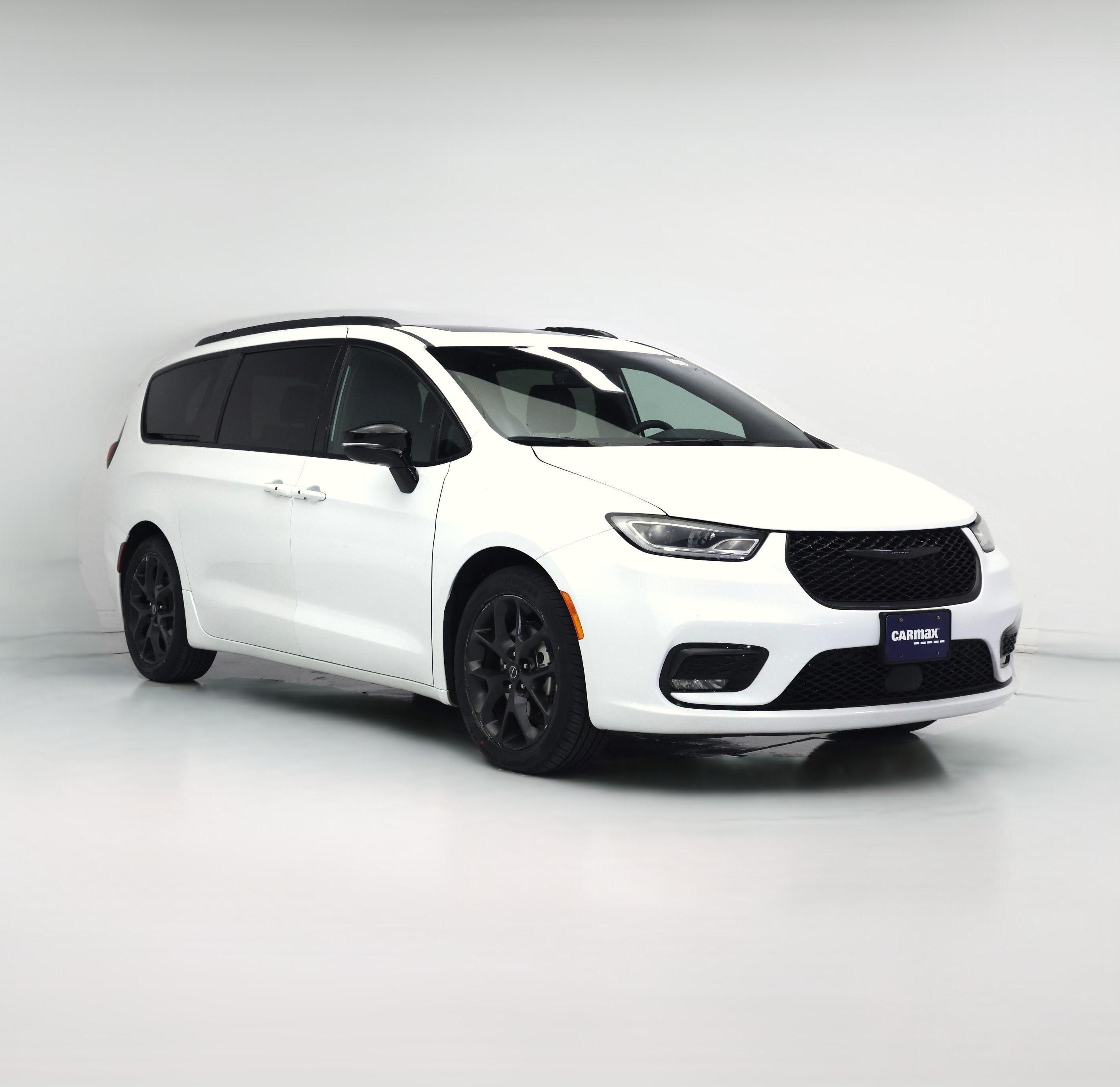 Thumbnail: 2025 Chrysler Pacifica - 1