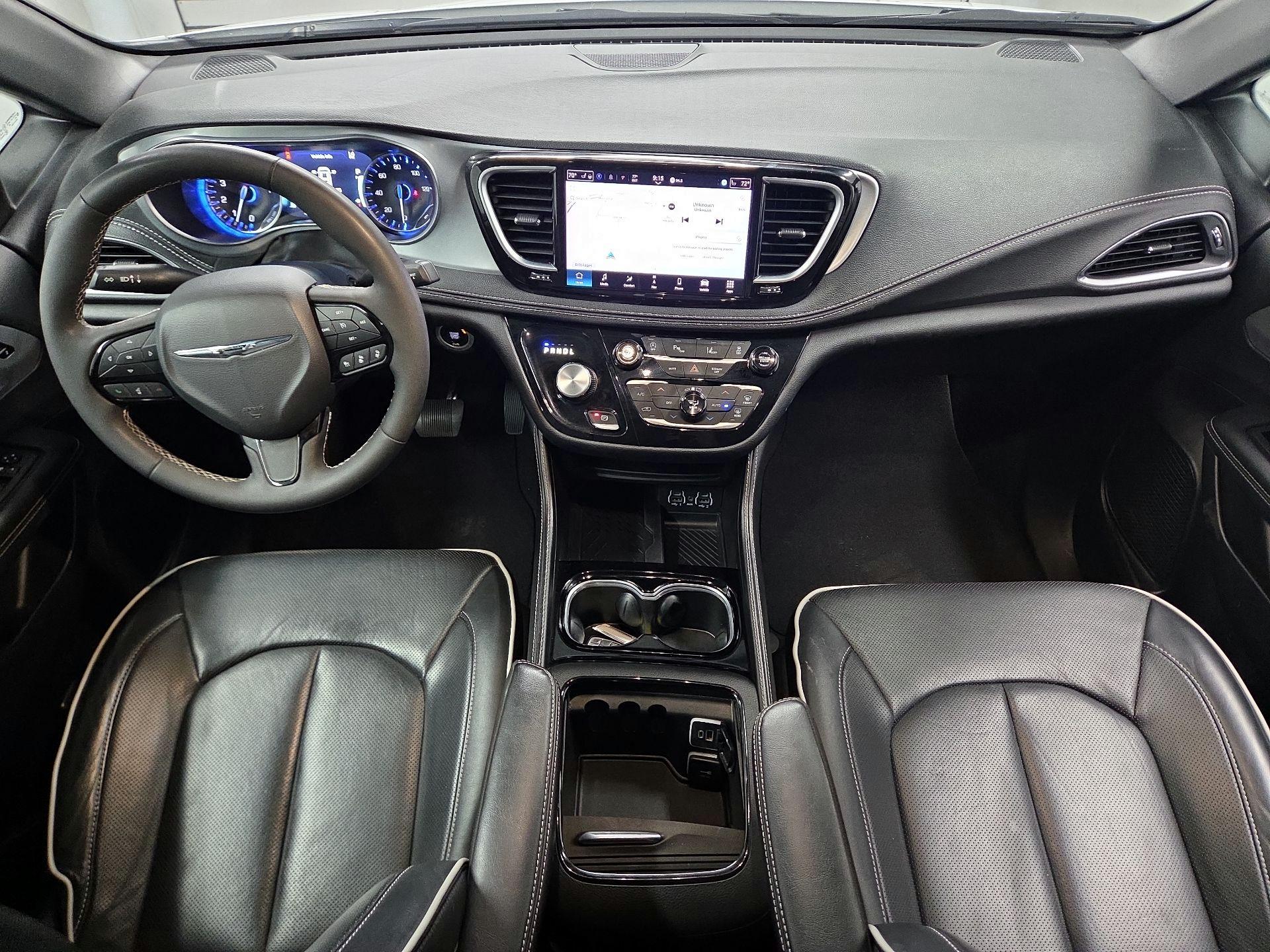 Thumbnail: 2025 Chrysler Pacifica - 9