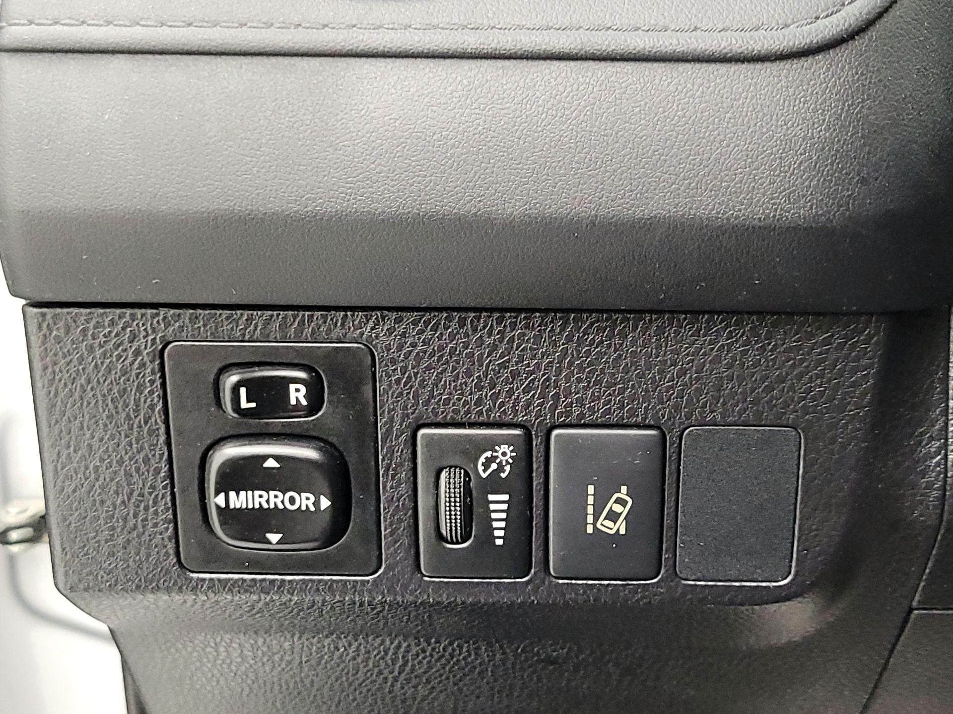 Thumbnail: 2017 Toyota RAV4 - 13