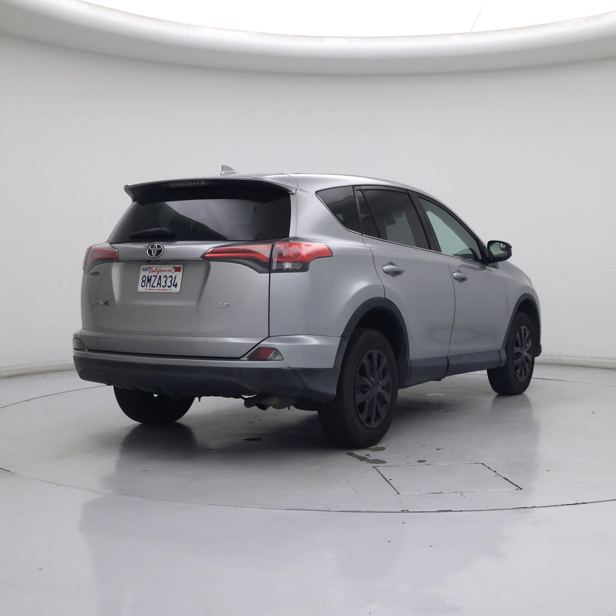 Thumbnail: 2017 Toyota RAV4 - 8