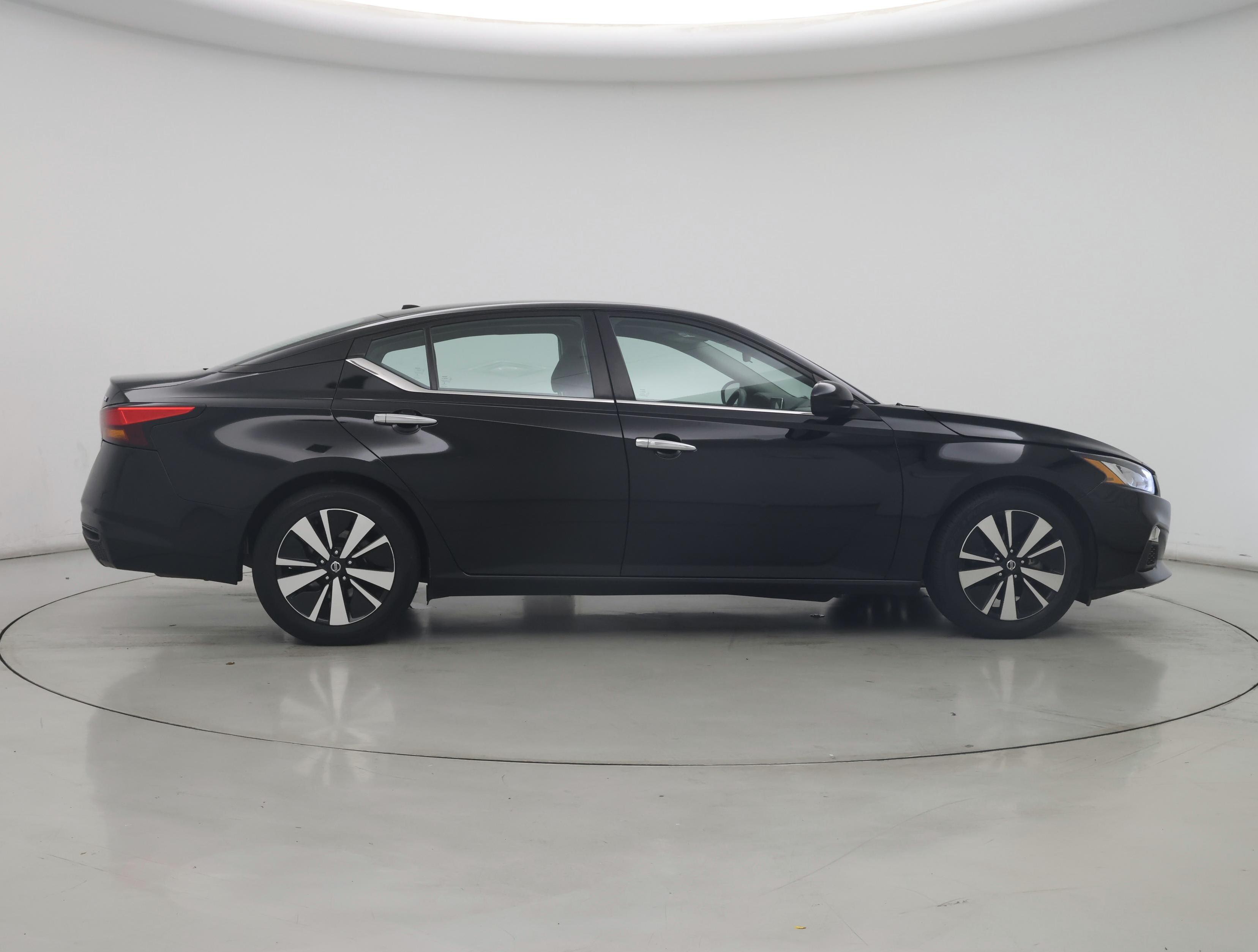 Thumbnail: 2022 Nissan Altima - 7