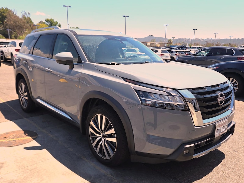 2022 Nissan Pathfinder Platinum
