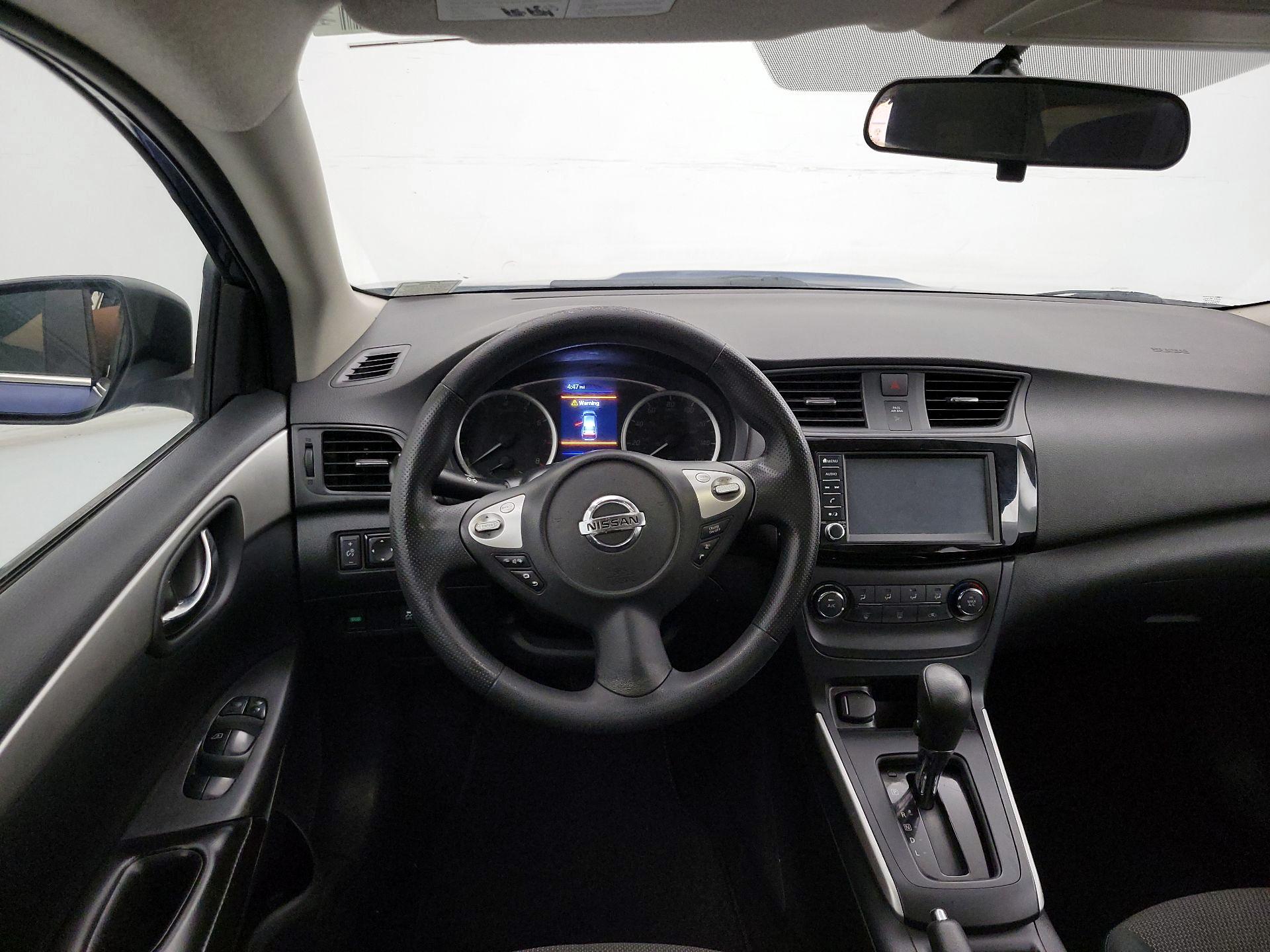 Thumbnail: 2019 Nissan Sentra - 10