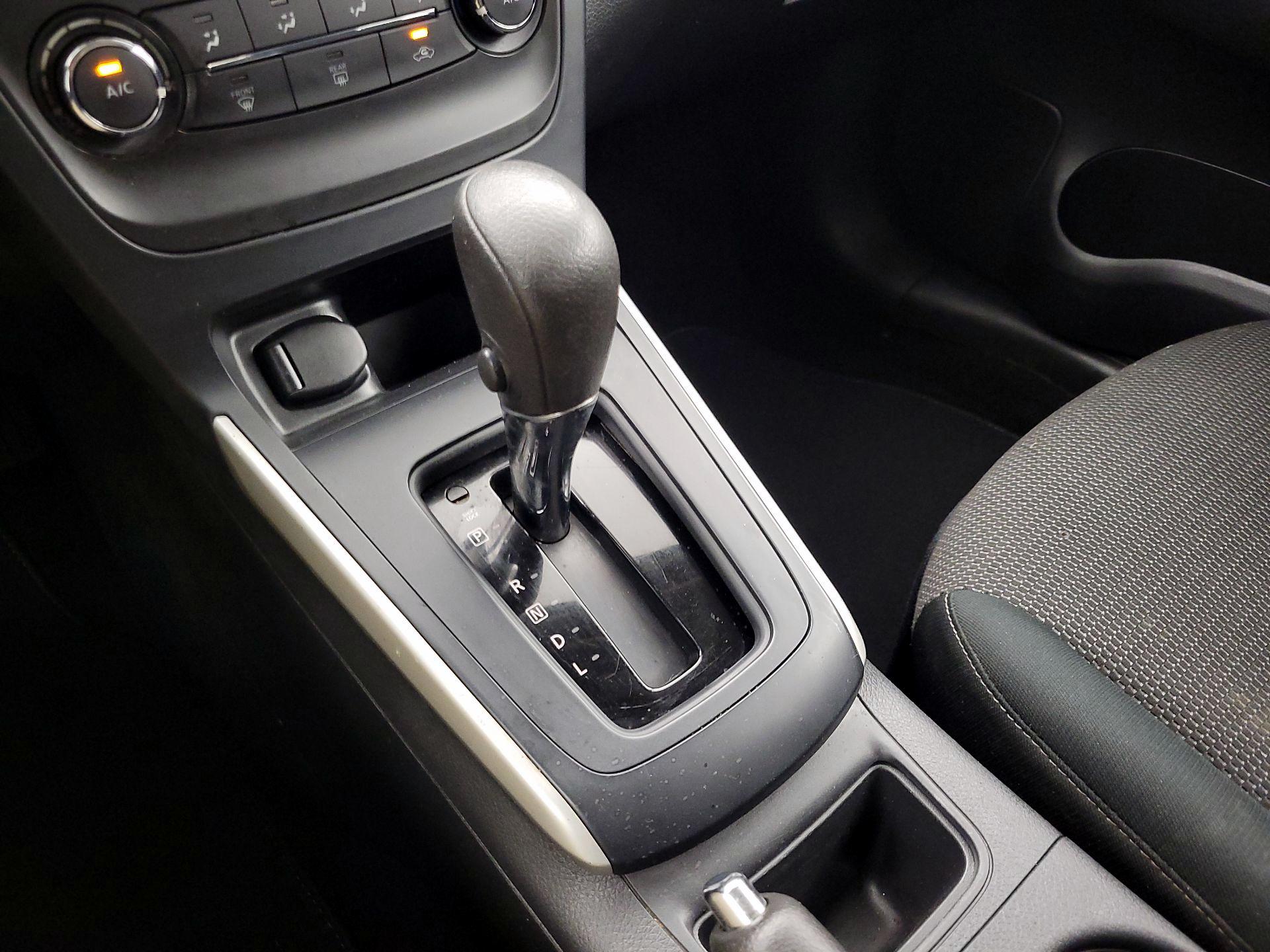 Thumbnail: 2019 Nissan Sentra - 17