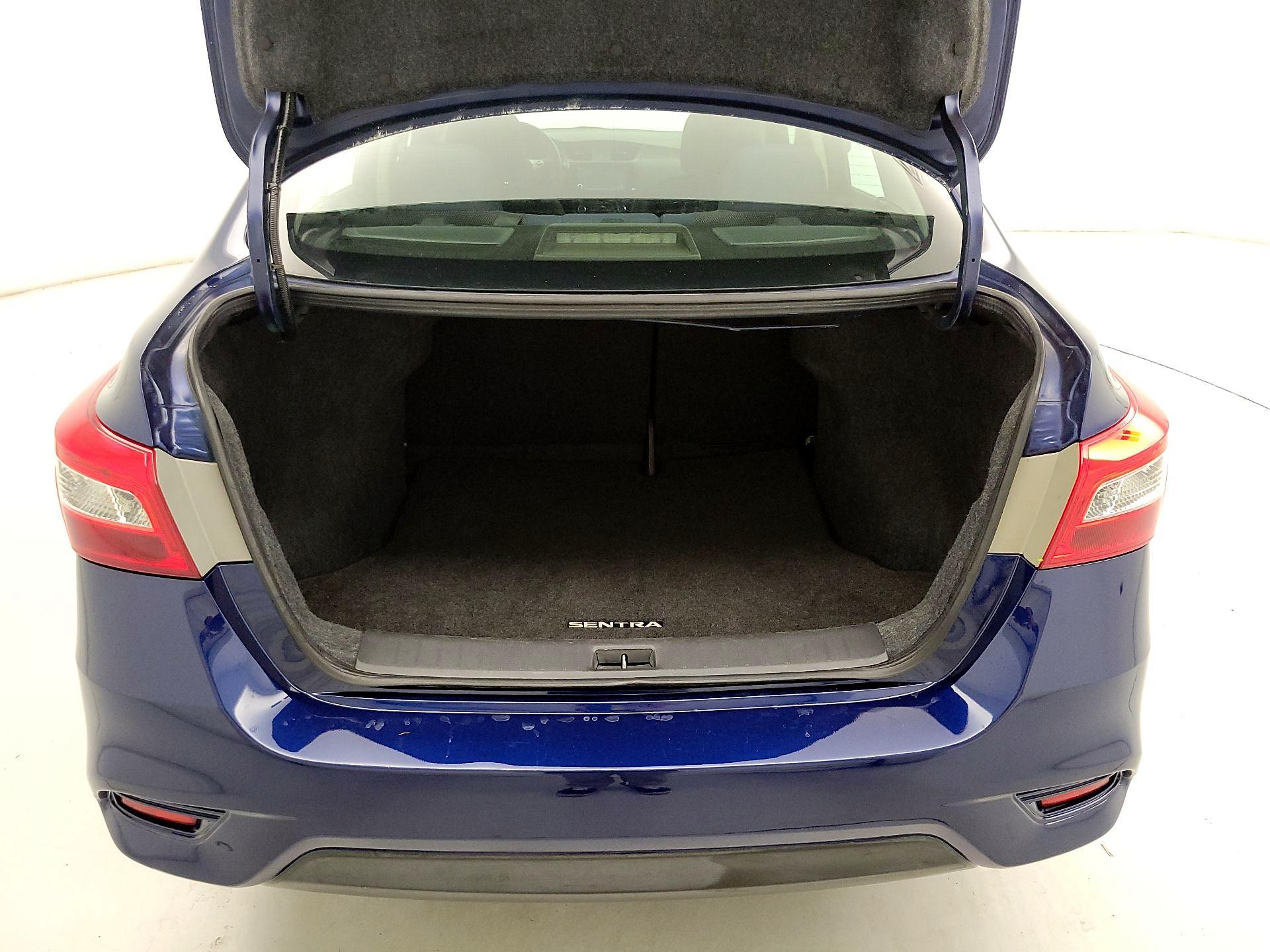 Thumbnail: 2019 Nissan Sentra - 19