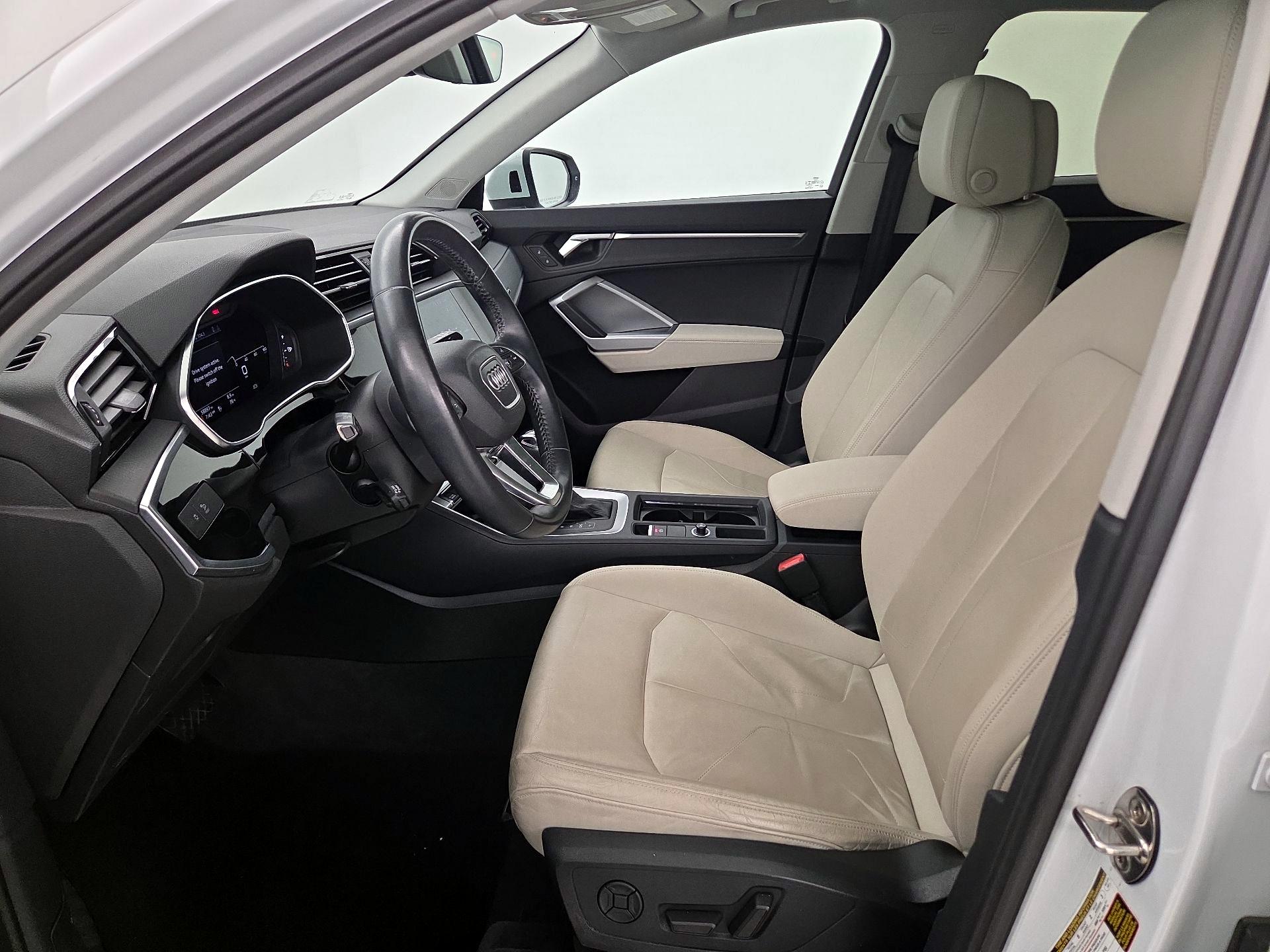 Thumbnail: 2020 Audi Q3 - 11