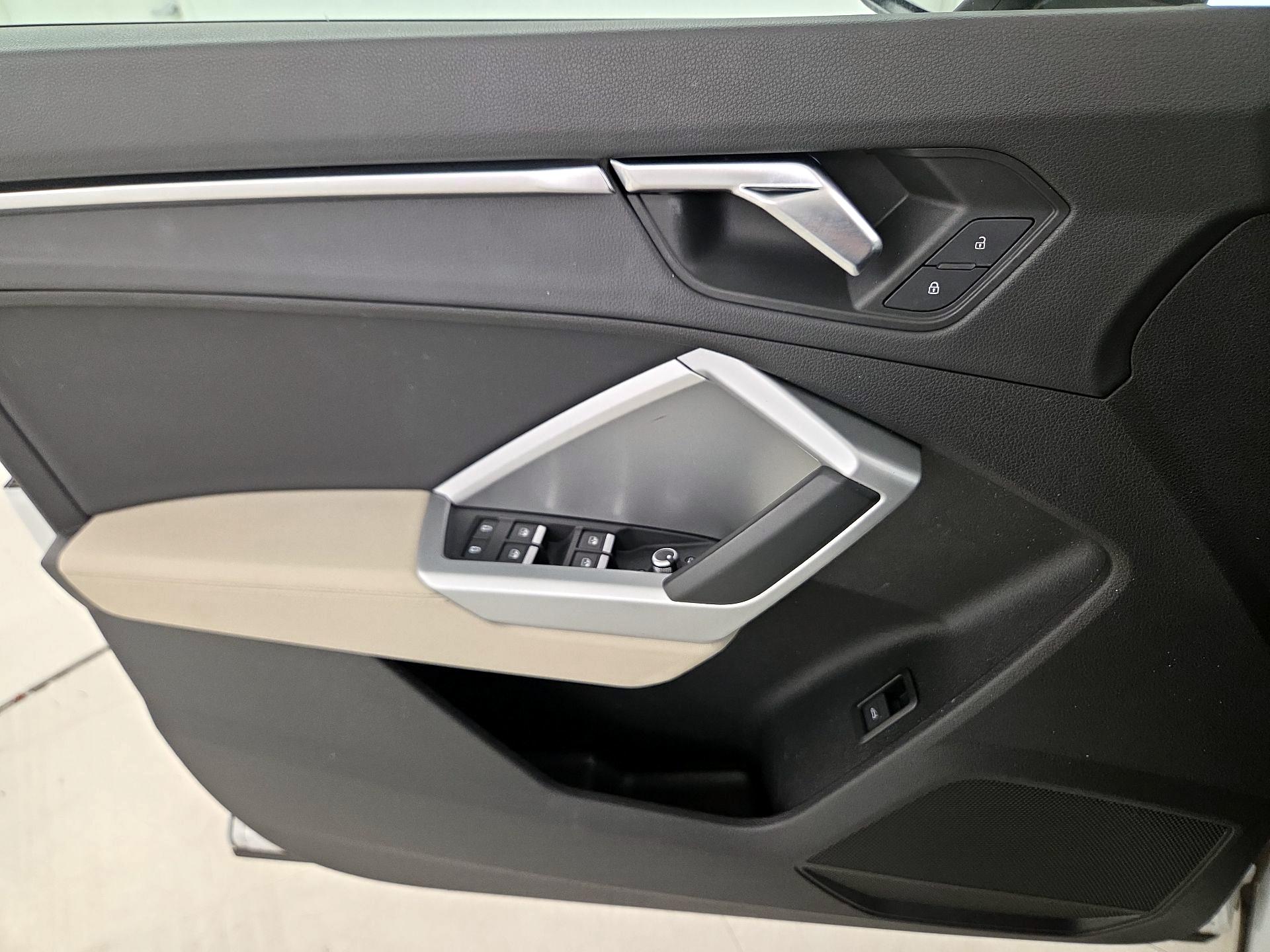 Thumbnail: 2020 Audi Q3 - 12