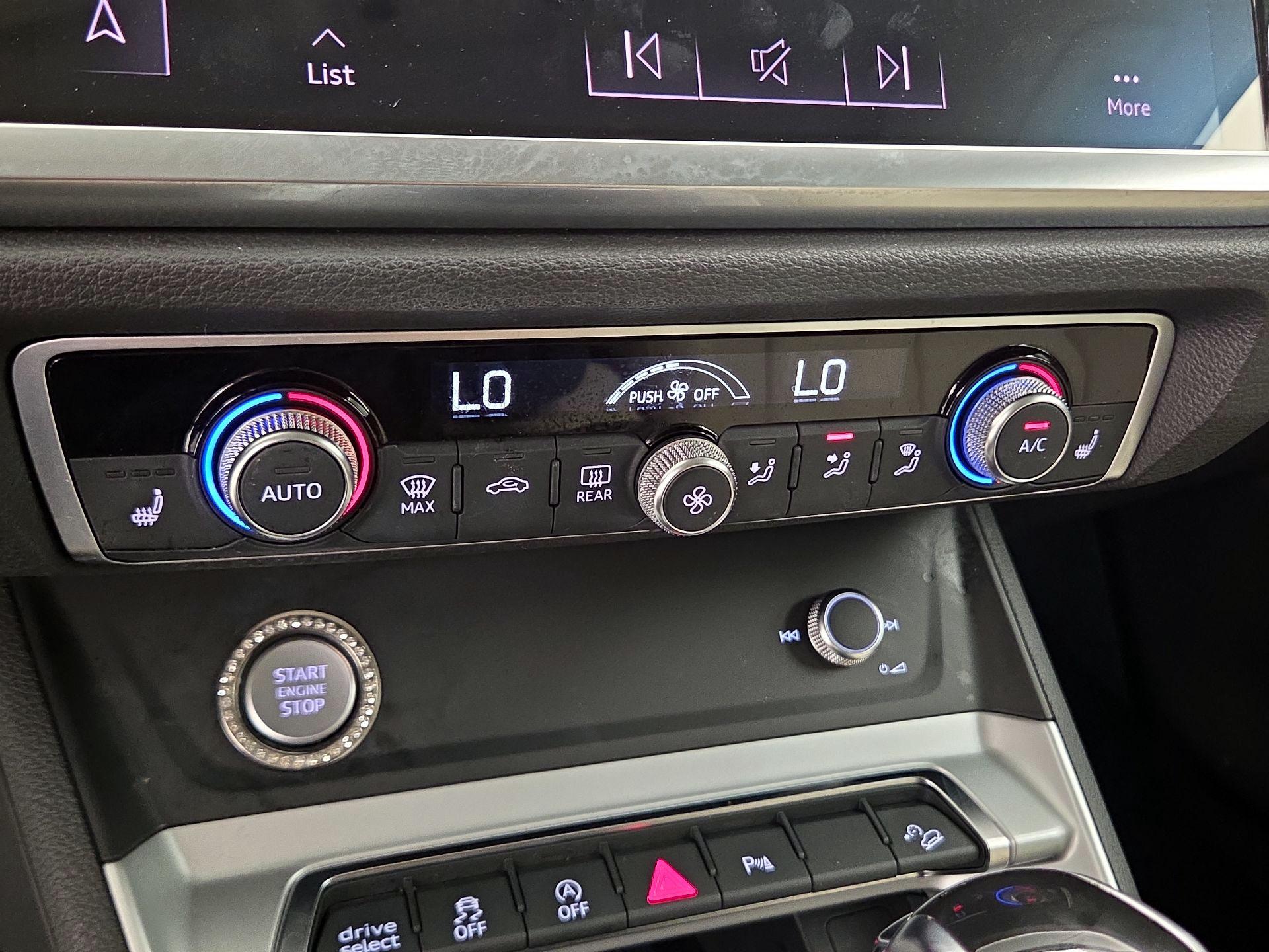 Thumbnail: 2020 Audi Q3 - 17